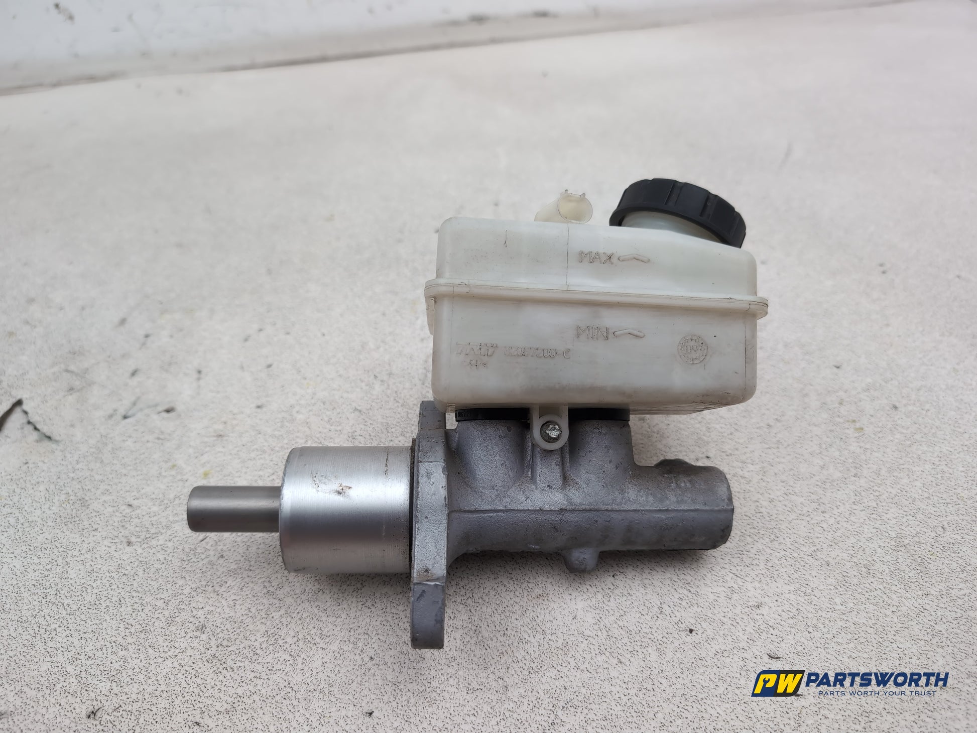 Mercedes-Benz B200 B-Class W245 Brake Master Cylinder Assembly A1694300202 - photo 4