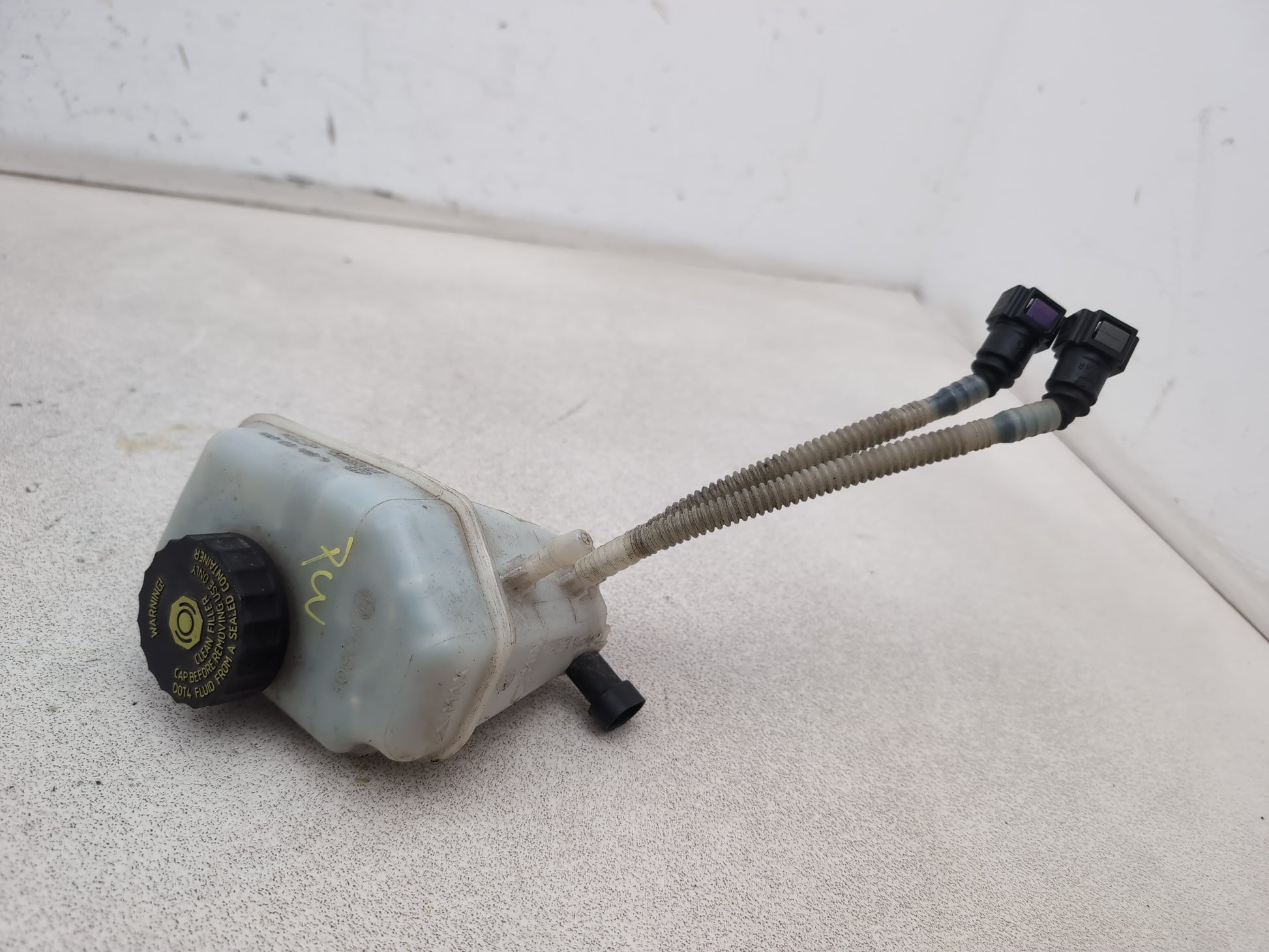 Vauxhall Corsa Se 1.2l Petrol Brake Fluid Reservor 0204051244 2006-2014 - photo 4