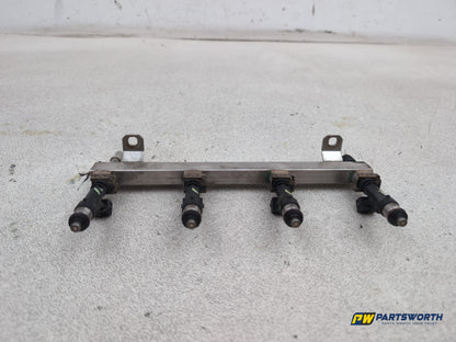 Vauxhall Corsa Se 1.2l Petrol Fuel Rail With Injectors 55562258 2006-2014 - photo 4
