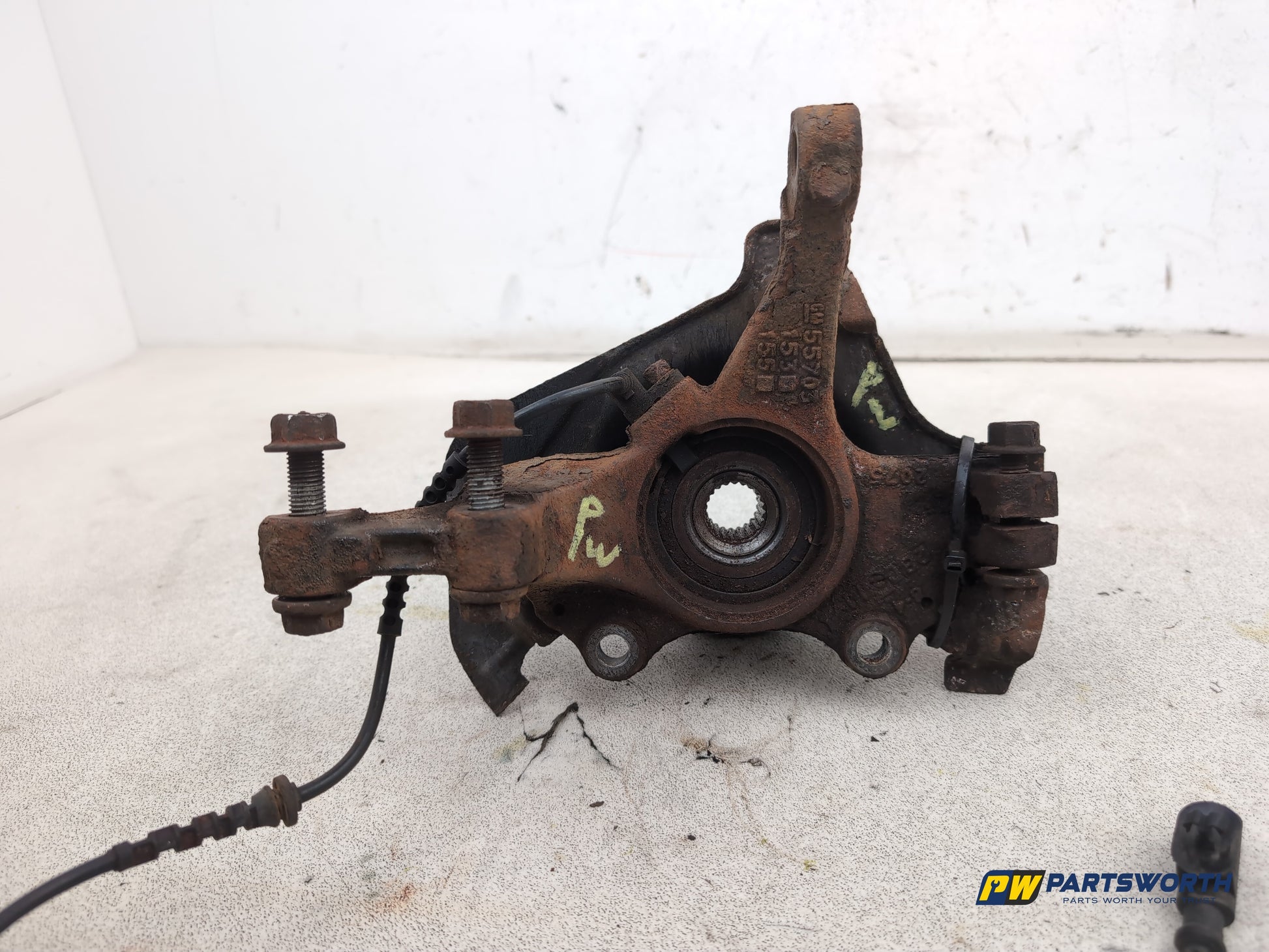 Vauxhall Corsa Se Wheel Hub Front Rh Driver Side 2006-2014 - photo 4