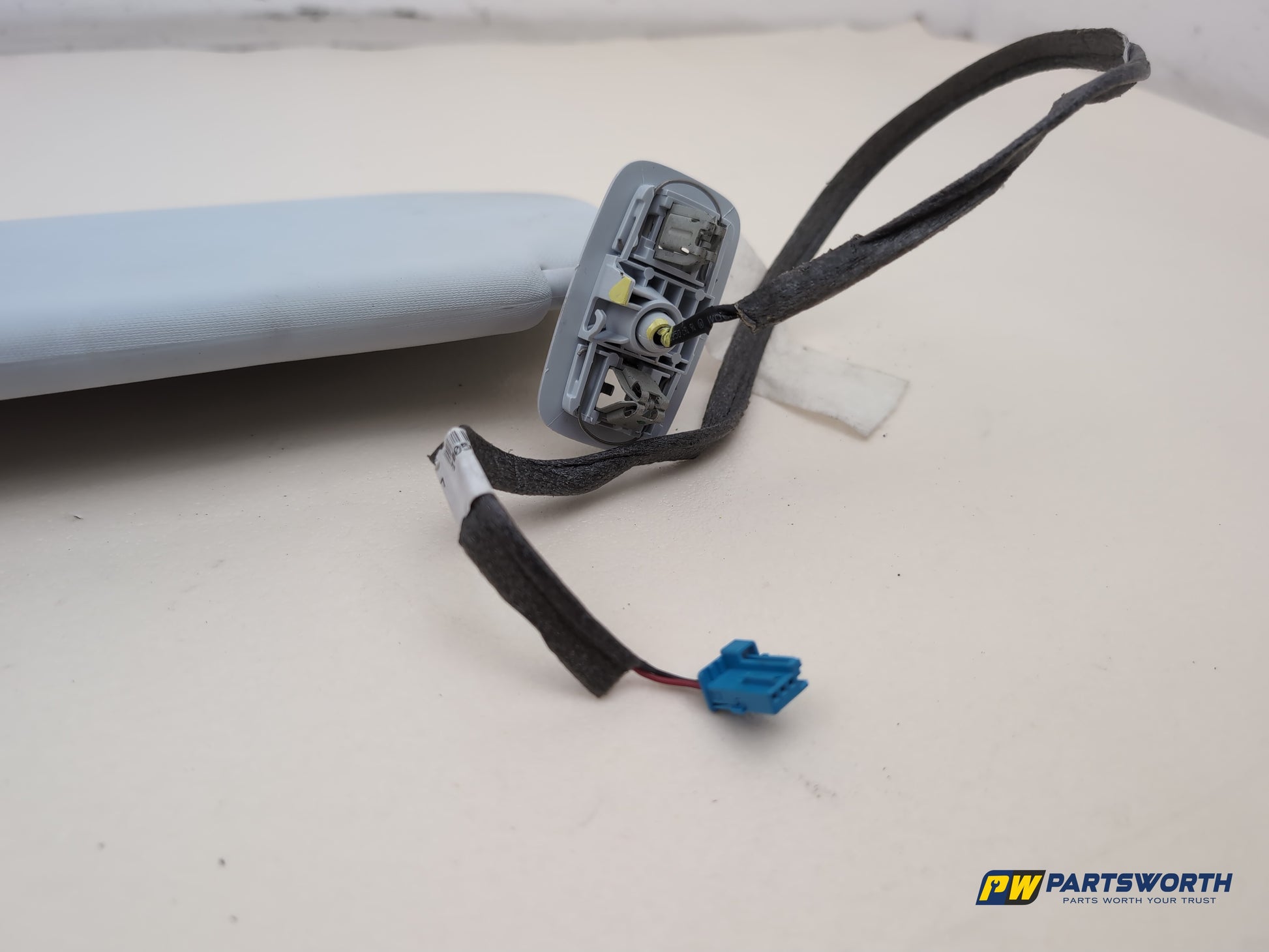 Peugeot 308 Allure Blue Hdi Sun Visor Rh Driver Side 2013-2021 - photo 4