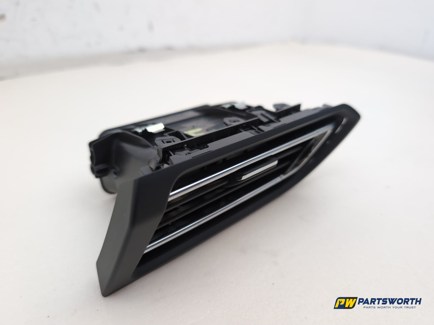 Peugeot 308 Allure Blue Hdi Front Passenger Dashboard Air Vent 96778766 - photo 4
