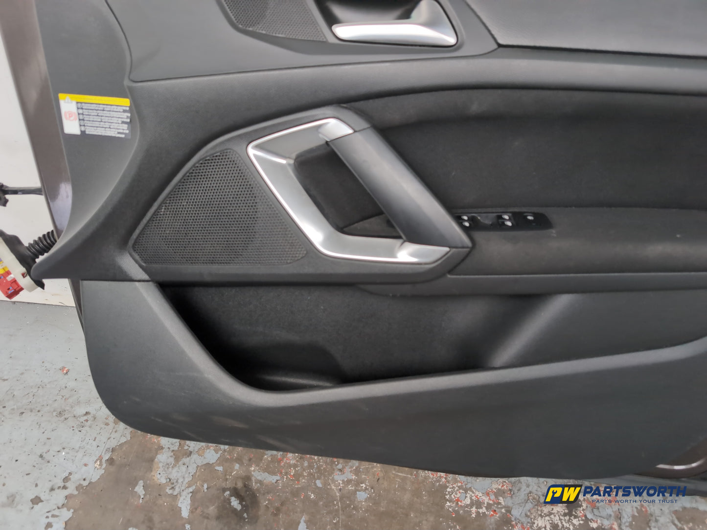 Door Front RH 10