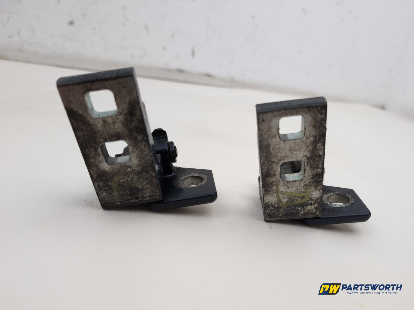 Vauxhall Corsa Se Drover Side Rh Front Door Hinge Pair 2006-2014 - photo 4