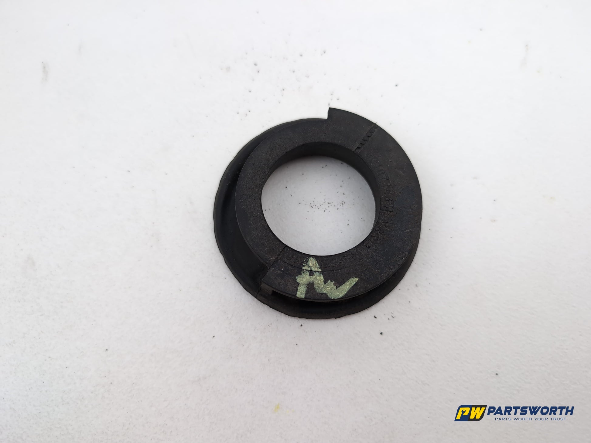 Vauxhall Corsa Se Rear Coil Spring Rubber Mount 55700710 2006-2014 - photo 4