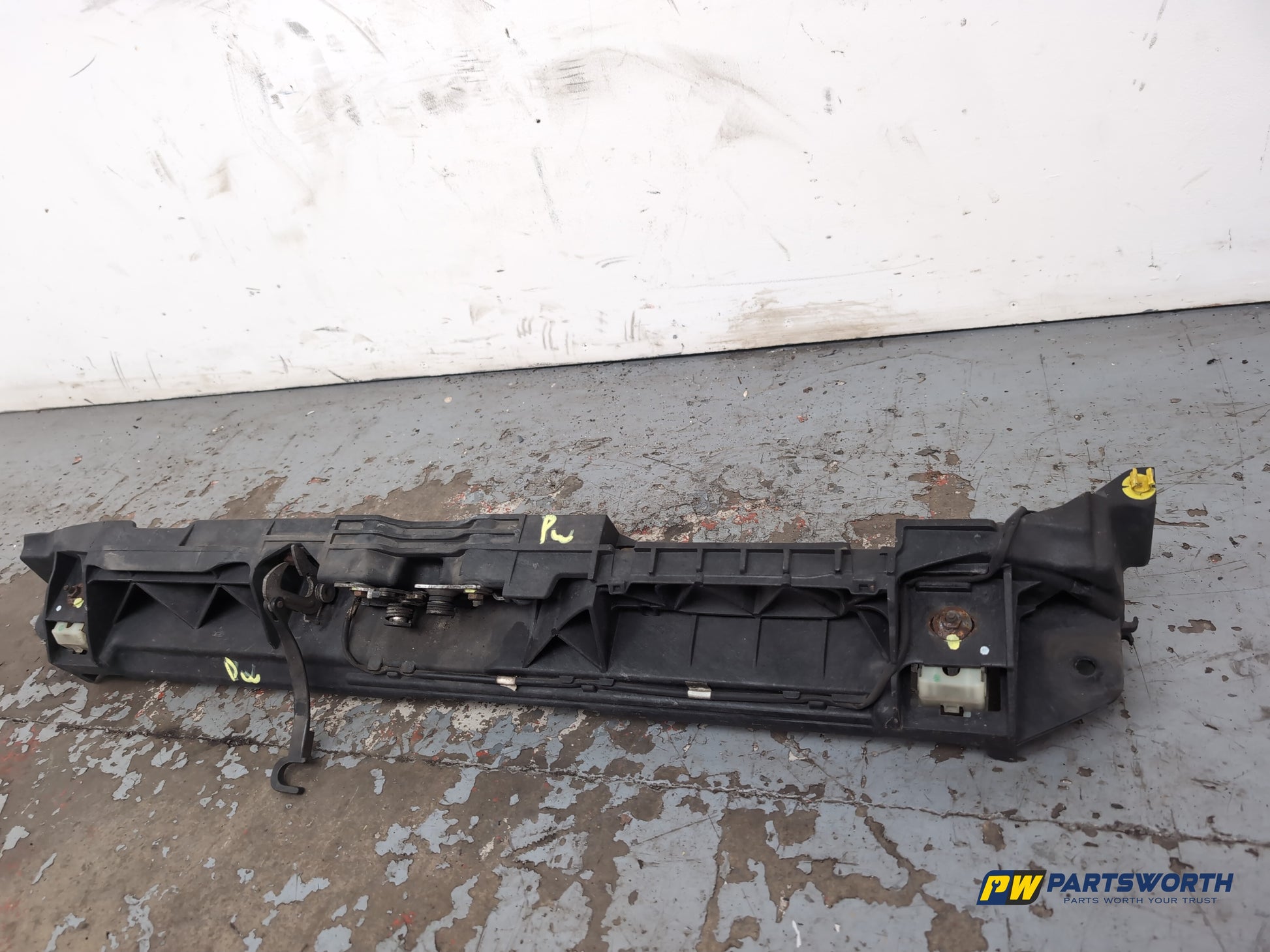 Peugeot 308 Allure Blue Hdi Front Slam Panel Bonnet Catch Latch 9807148180 - photo 4