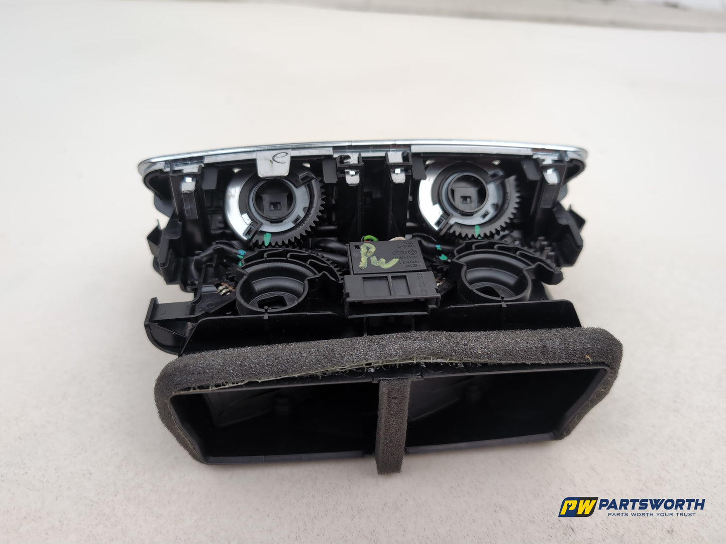 Audi A6 S Line Black Ed Tdi Quat Sa Rear Centre Console Air Vent Trim 4g0819203 - photo 4