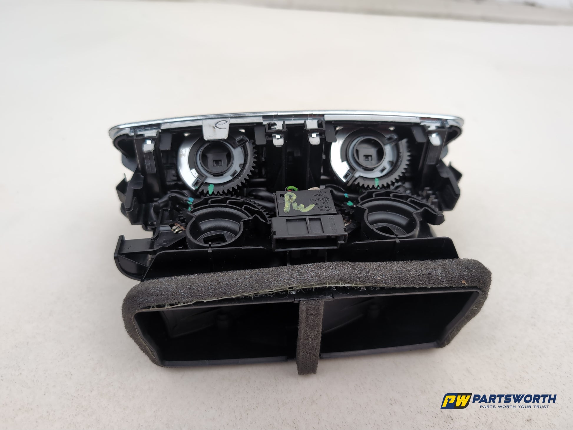 Audi A6 S Line Black Ed Tdi Quat Sa Rear Centre Console Air Vent Trim 4g0819203 - photo 4