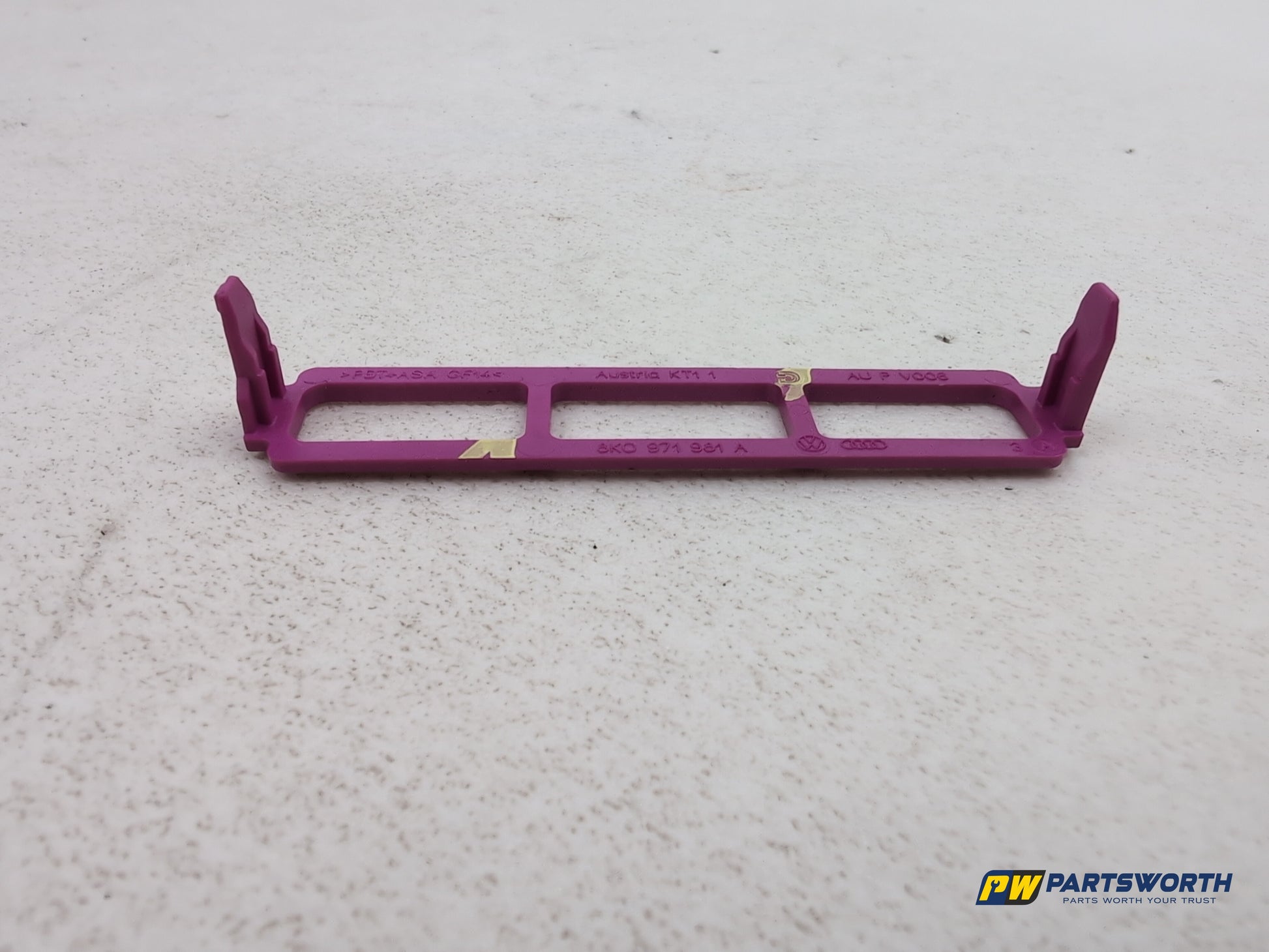 Audi A6 Se Tdi Quattro Auto Fuse Box Holder Mount Bracket 8k0971981a - photo 4