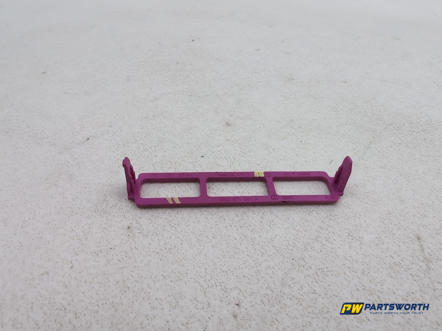 Audi A6 Se Tdi Quattro Auto Fuse Box Holder Mount Bracket 8k0971981a - photo 4