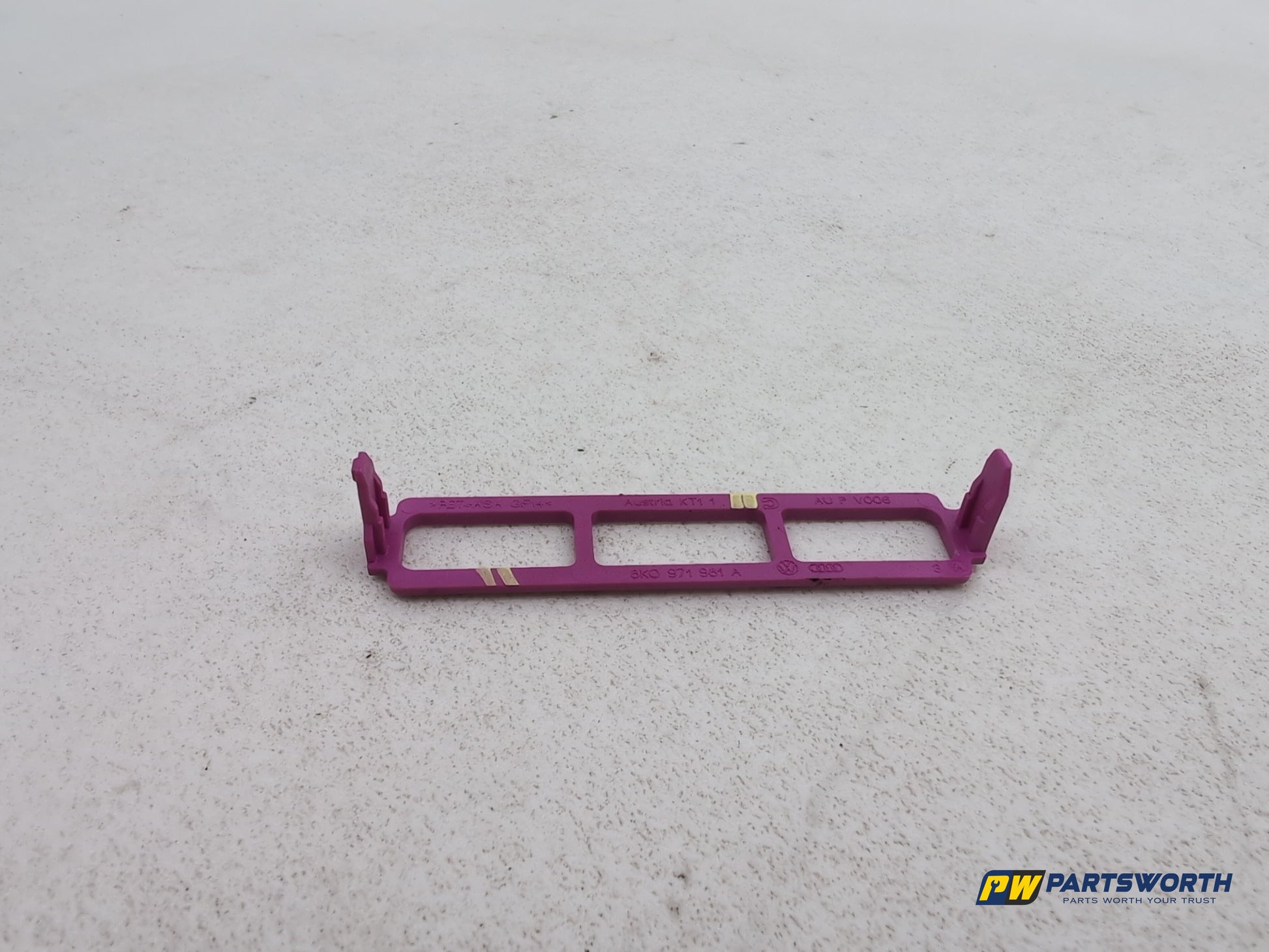 Audi A6 Se Tdi Quattro Auto Fuse Box Holder Mount Bracket 8k0971981a - photo 4
