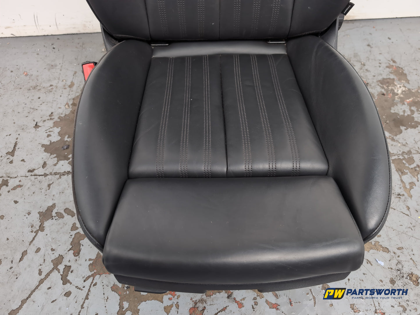 Seat Front LH 4