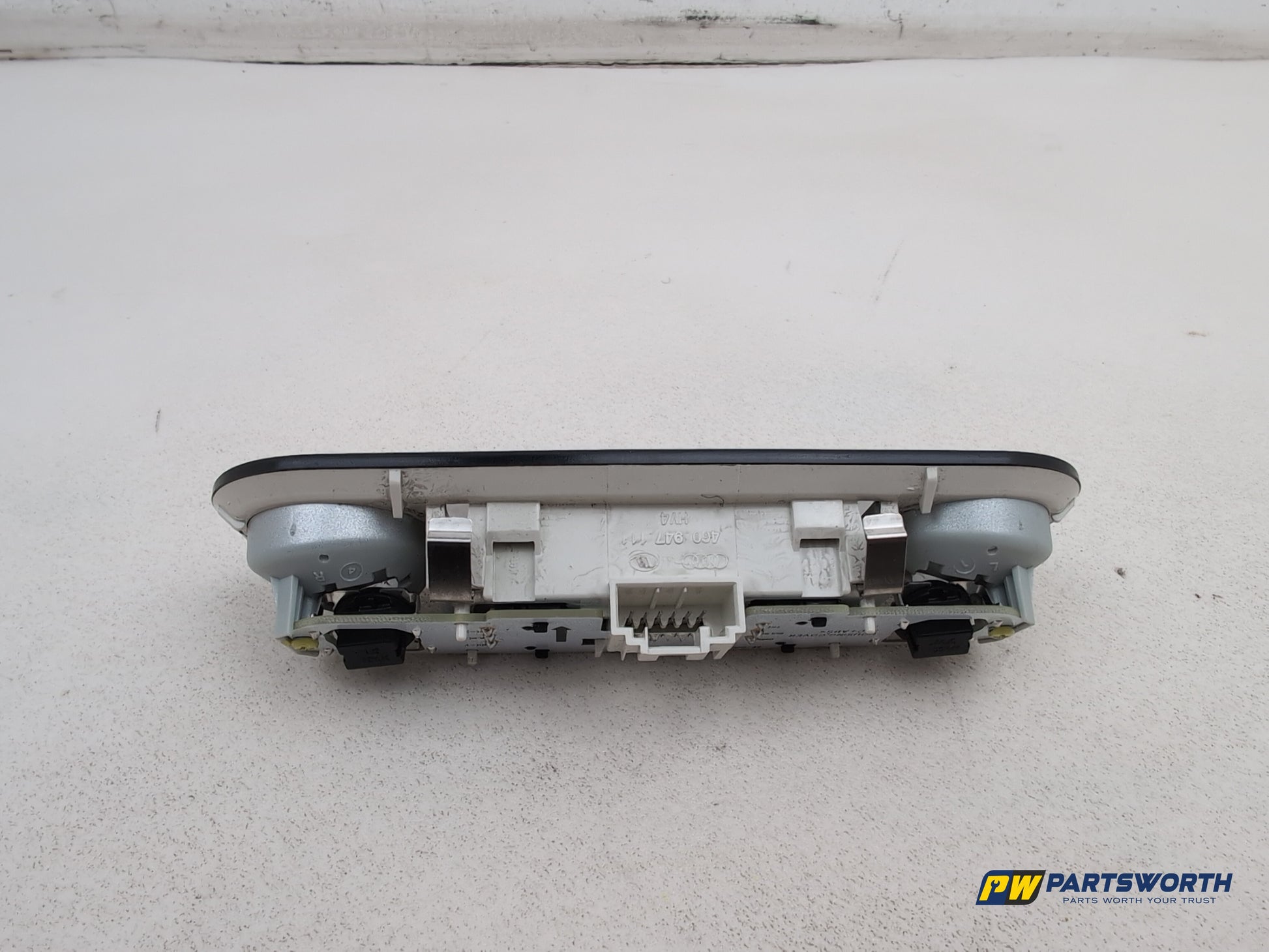 Audi A6 S Line Black Ed Tdi Quat Sa Interior Reading Light 4g0947111 2011-2018 - photo 4
