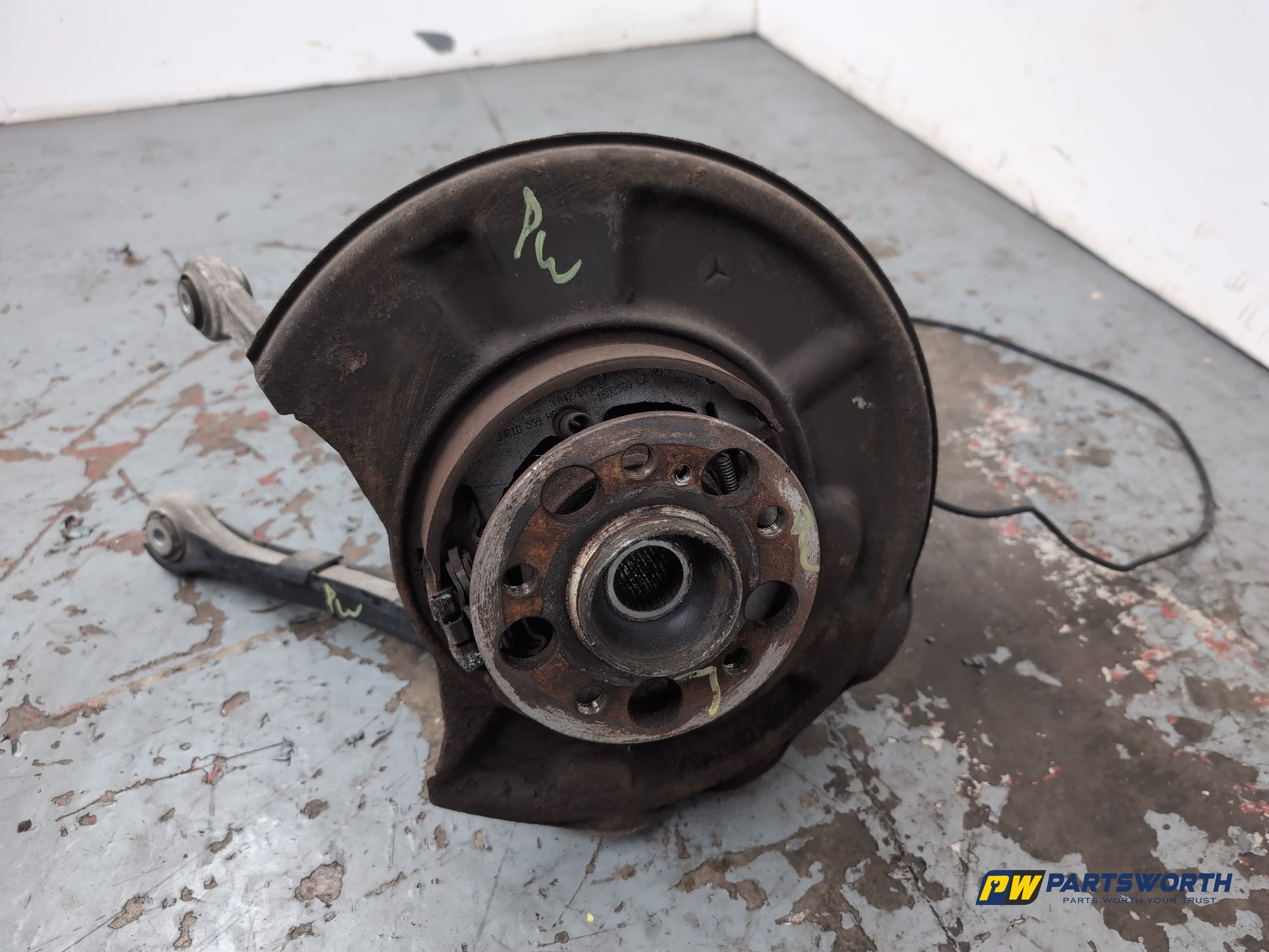 Mercedes C219 Cls 320 Cdi Auto Wheel Hub Rear Lh Passenger Side 2004-2008 - photo 4