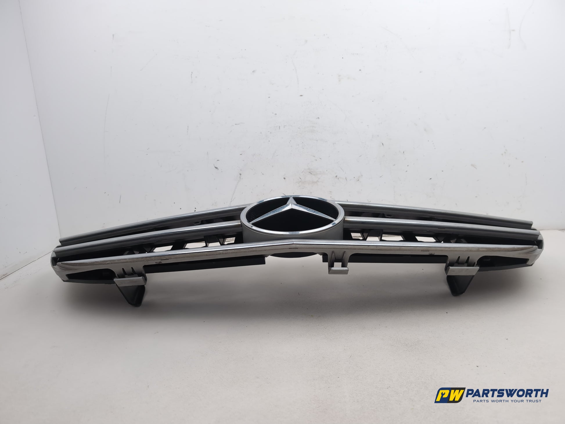 Mercedes R320 R-Class W251 Mpv Grille Front Silver C775 A2518800483 2006-2010 - photo 4