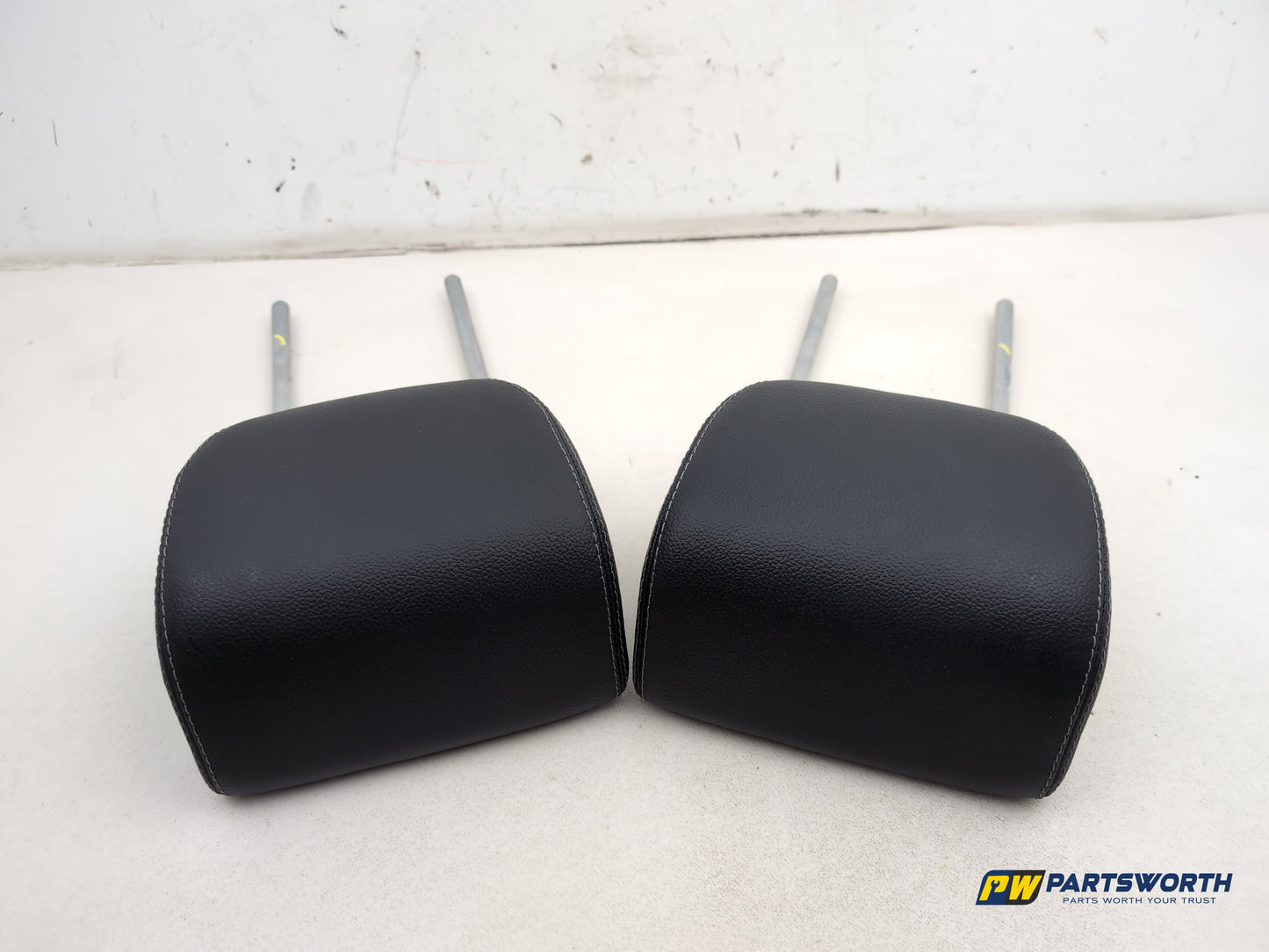 Mercedes R320 R-Class W251 3rd Rear Headrest Set 2006-2013 - photo 4