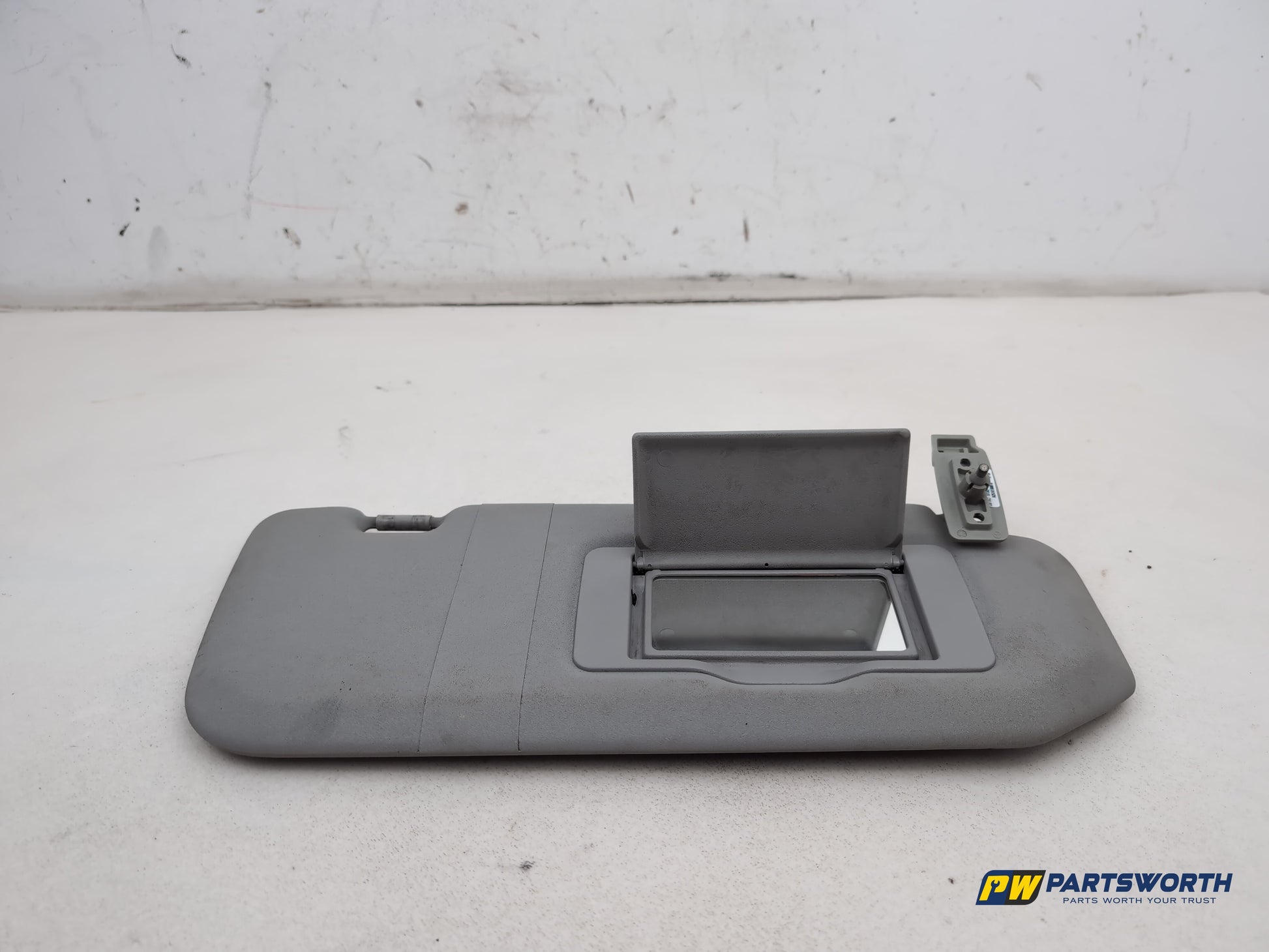 Mercedes R320 R-Class W251 Sun Visor Rh Driver Side 2006-2013 - photo 4
