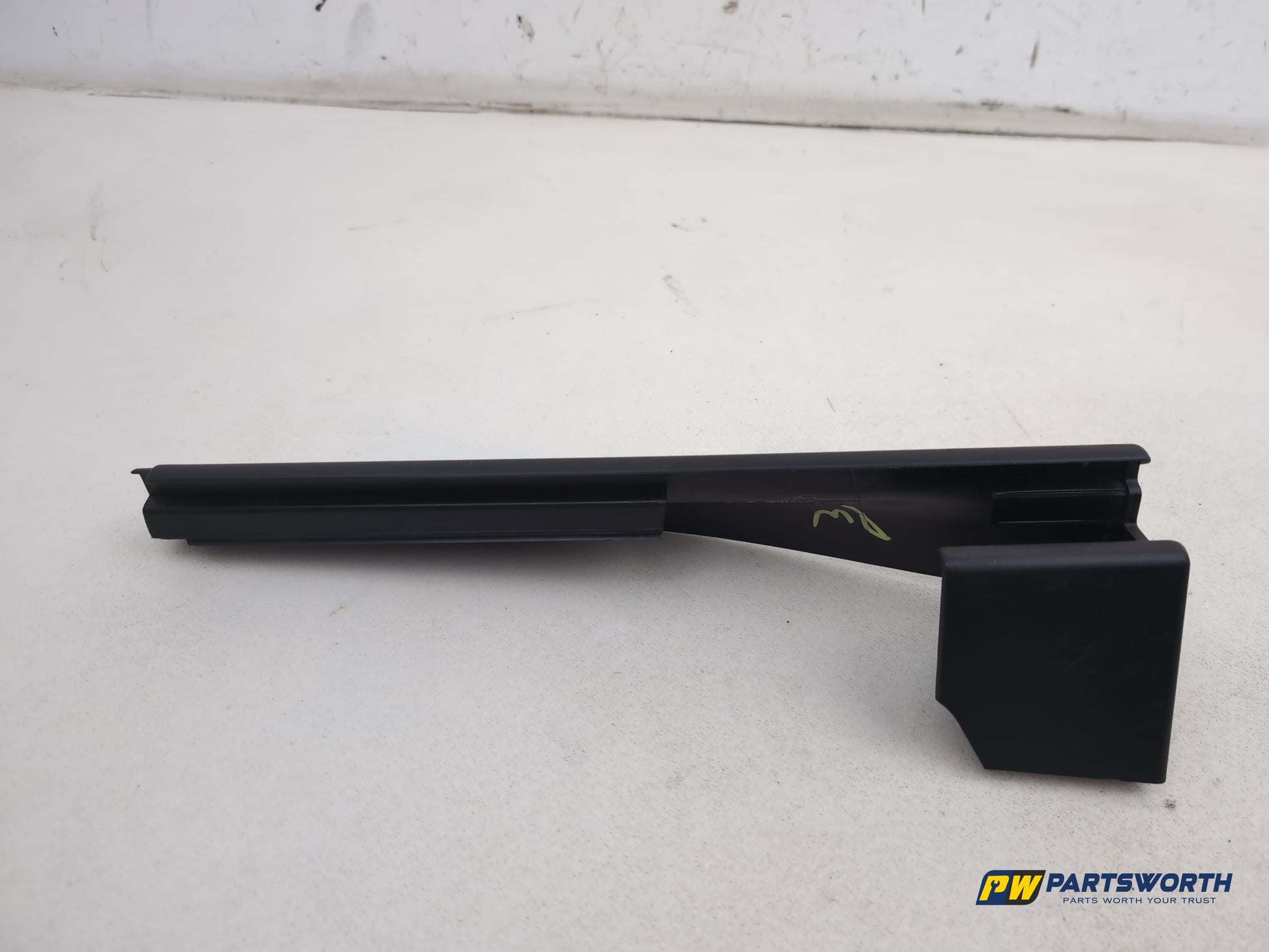 Mercedes R320 R-Class W251 Front Left Seat Rail Track Cover Trim A2519191920 - photo 4