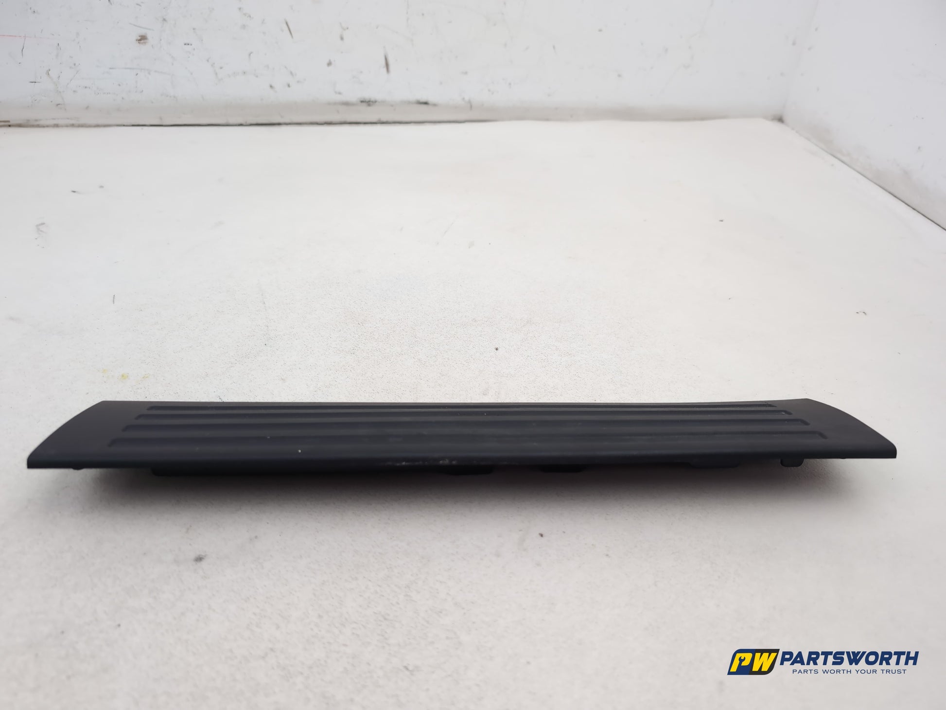 Mercedes R320 R-Class W251 Door Step Trim Front Left Passenger A2516860036 - photo 4