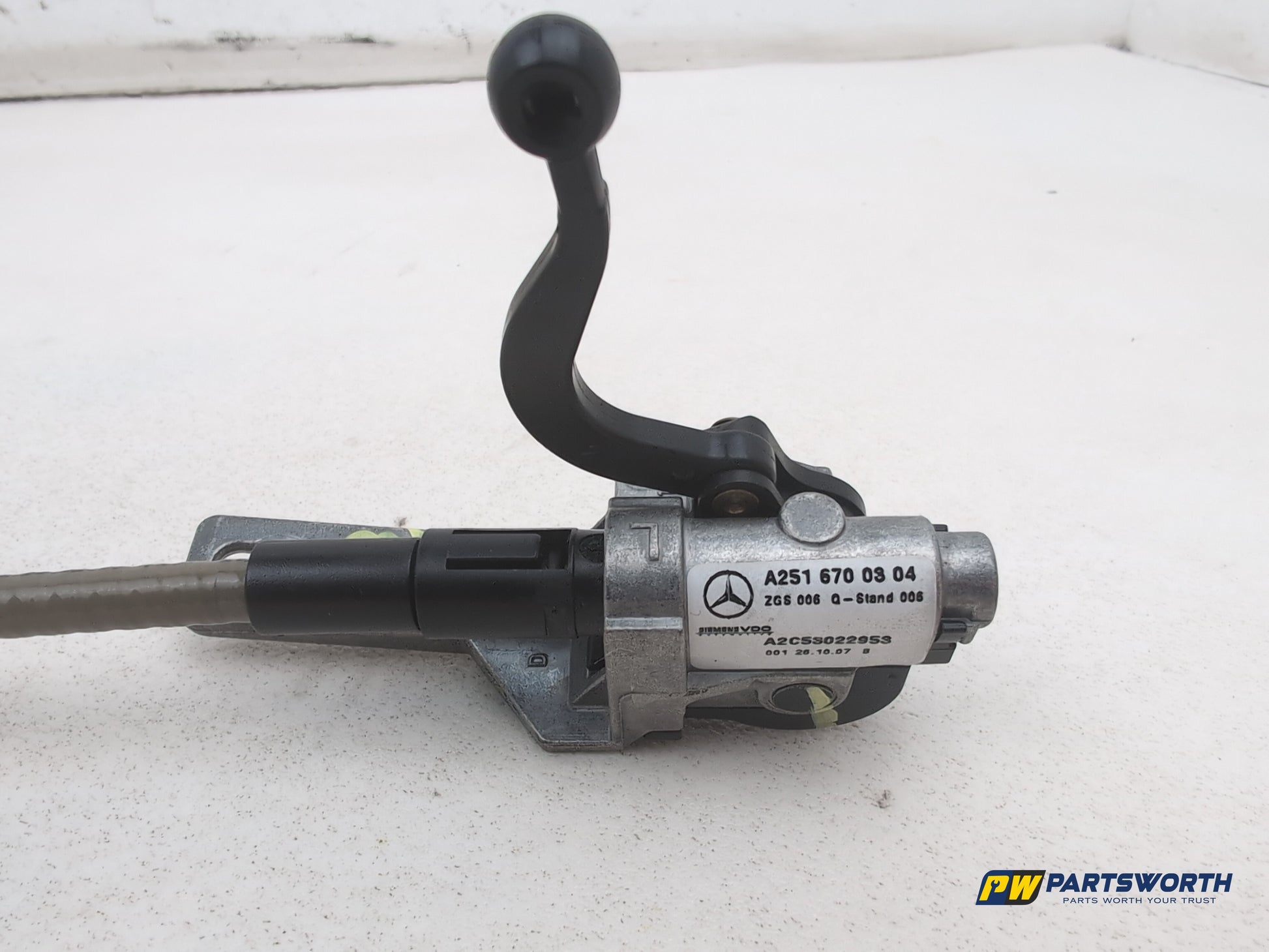 Mercedes R320 R-Class W251 Left Rear Quarter Window Motor Actuator A2518201942 - photo 4