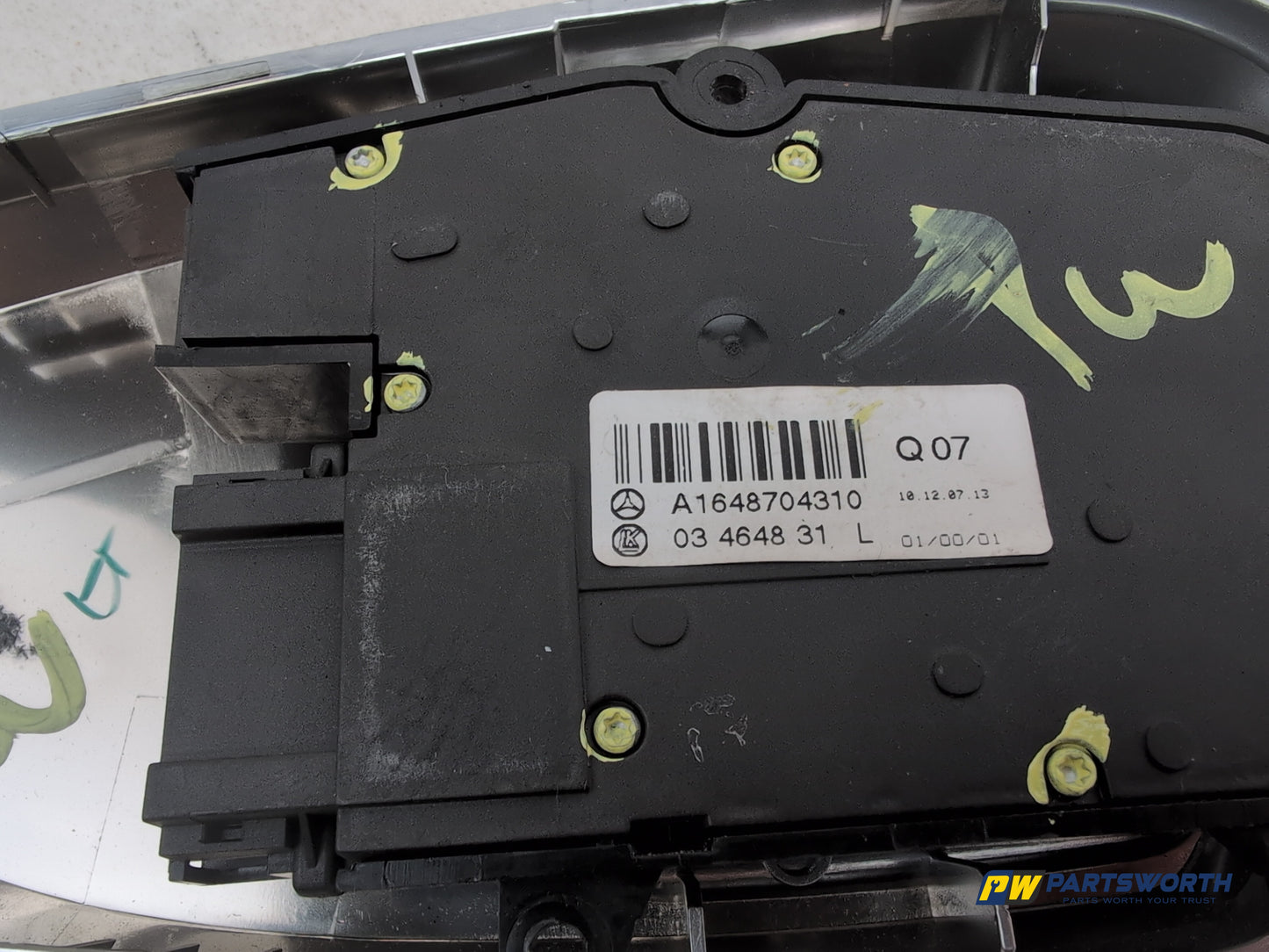 Mercedes R320 R-Class W251 Seat Control Switch Passenger A1648704310 2006-2013 - photo 4
