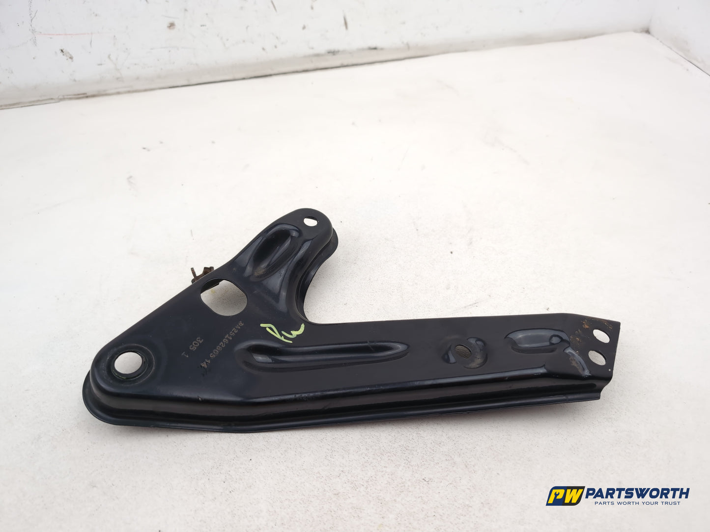 Mercedes R320 R-Class W251 Front Crossmember Bracket Left Side A2516280514 - photo 4