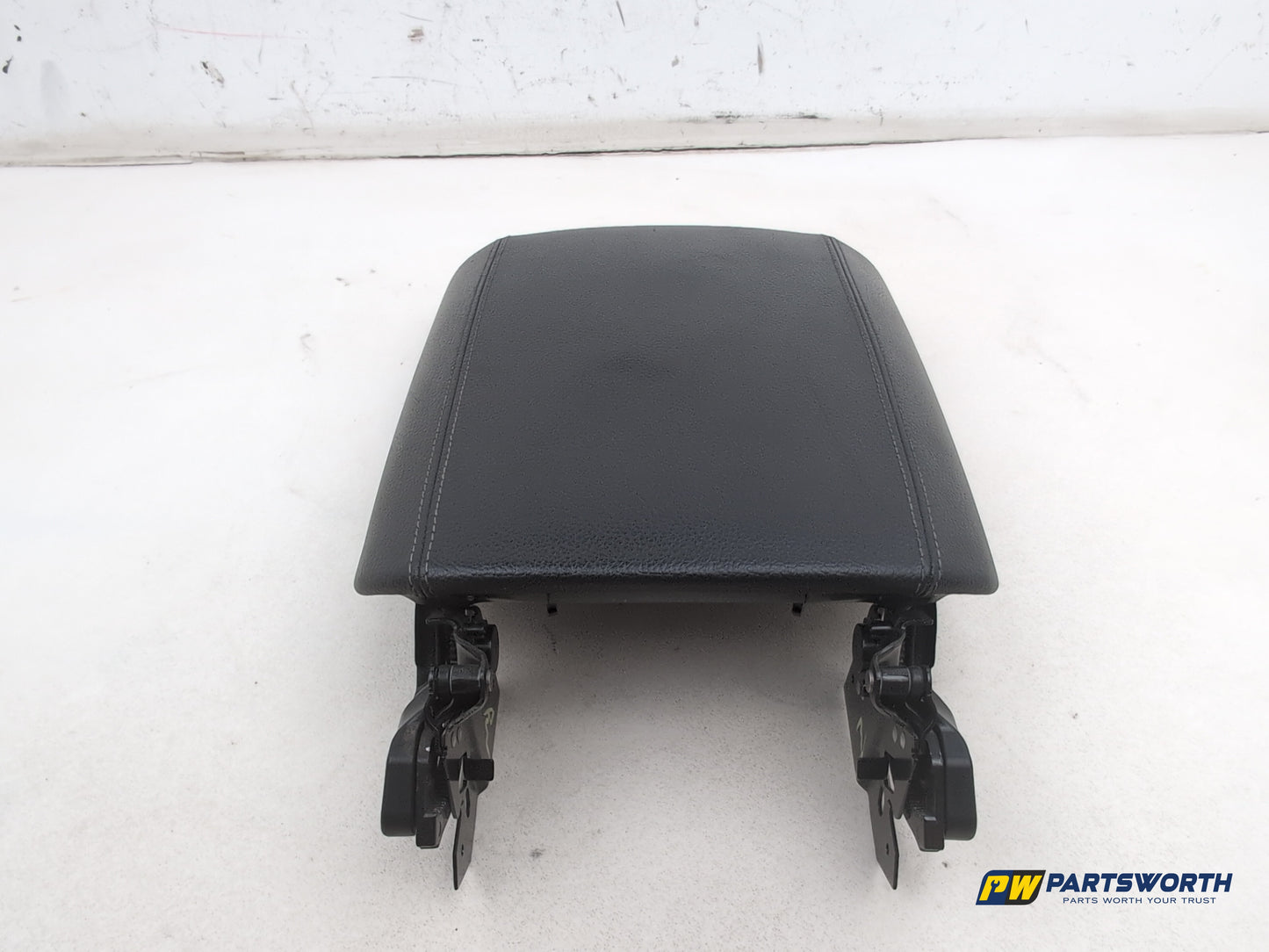 Mercedes R320 R-Class W251 Centre Console Armrest 2006-2013 - photo 4