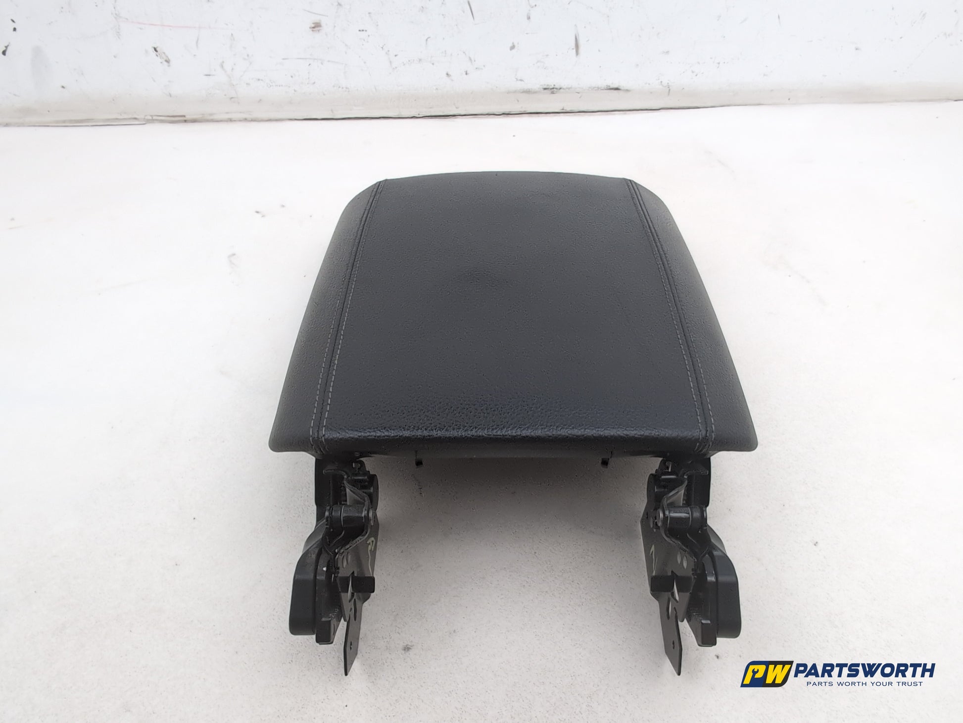 Mercedes R320 R-Class W251 Centre Console Armrest 2006-2013 - photo 4