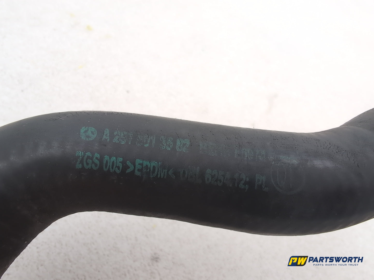 Mercedes R320 R-Class W251 3.0l Diesel Coolant Hose Pipe Line A2515013582 - photo 4