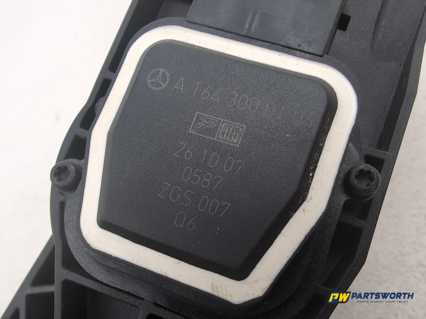 Mercedes R320 R-Class W251 Accelerator Pedal Throttle A1643000104 2006-2013 - photo 10