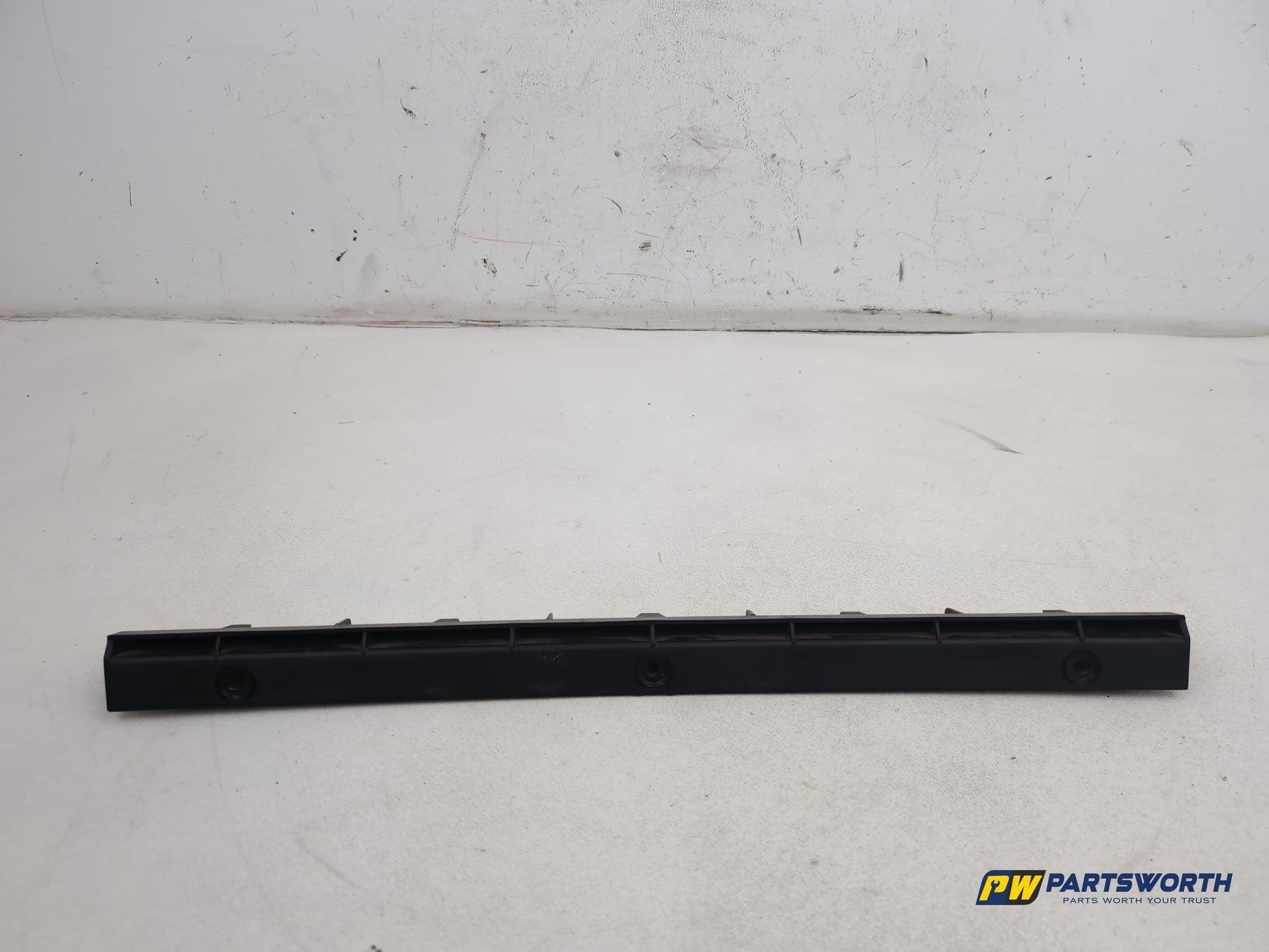 Mercedes R320 R-Class W251 Rear Bumper Center Carrier Holder A2518851421 - photo 4