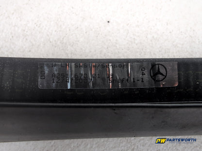 Mercedes R320 R-Class W251 Rear Left Quarter Window Seal Frame A2516702139 - photo 4