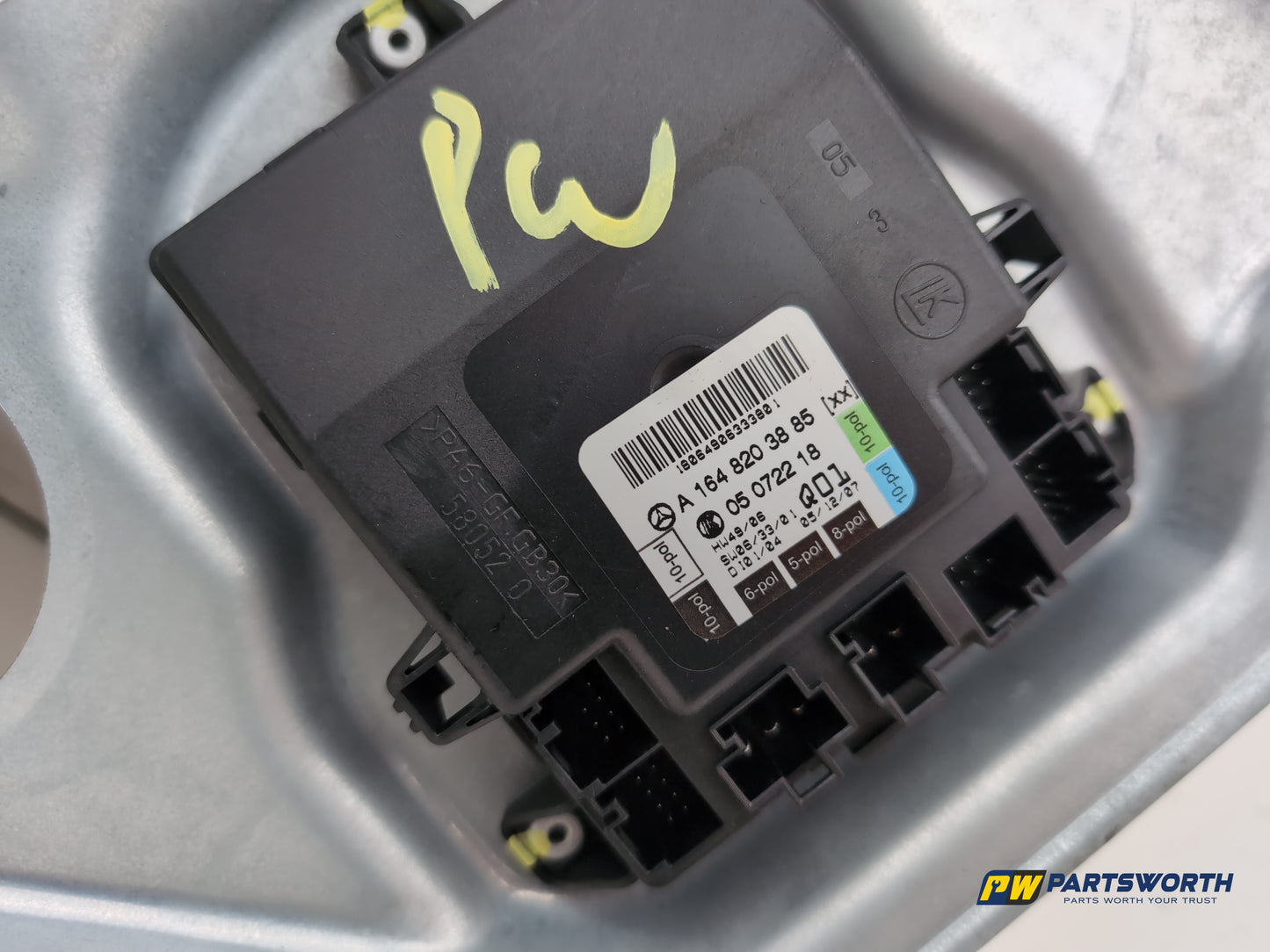 Mercedes R320 R-Class W251 Front Right Window Regulator A1648203885 2006-2013 - photo 4