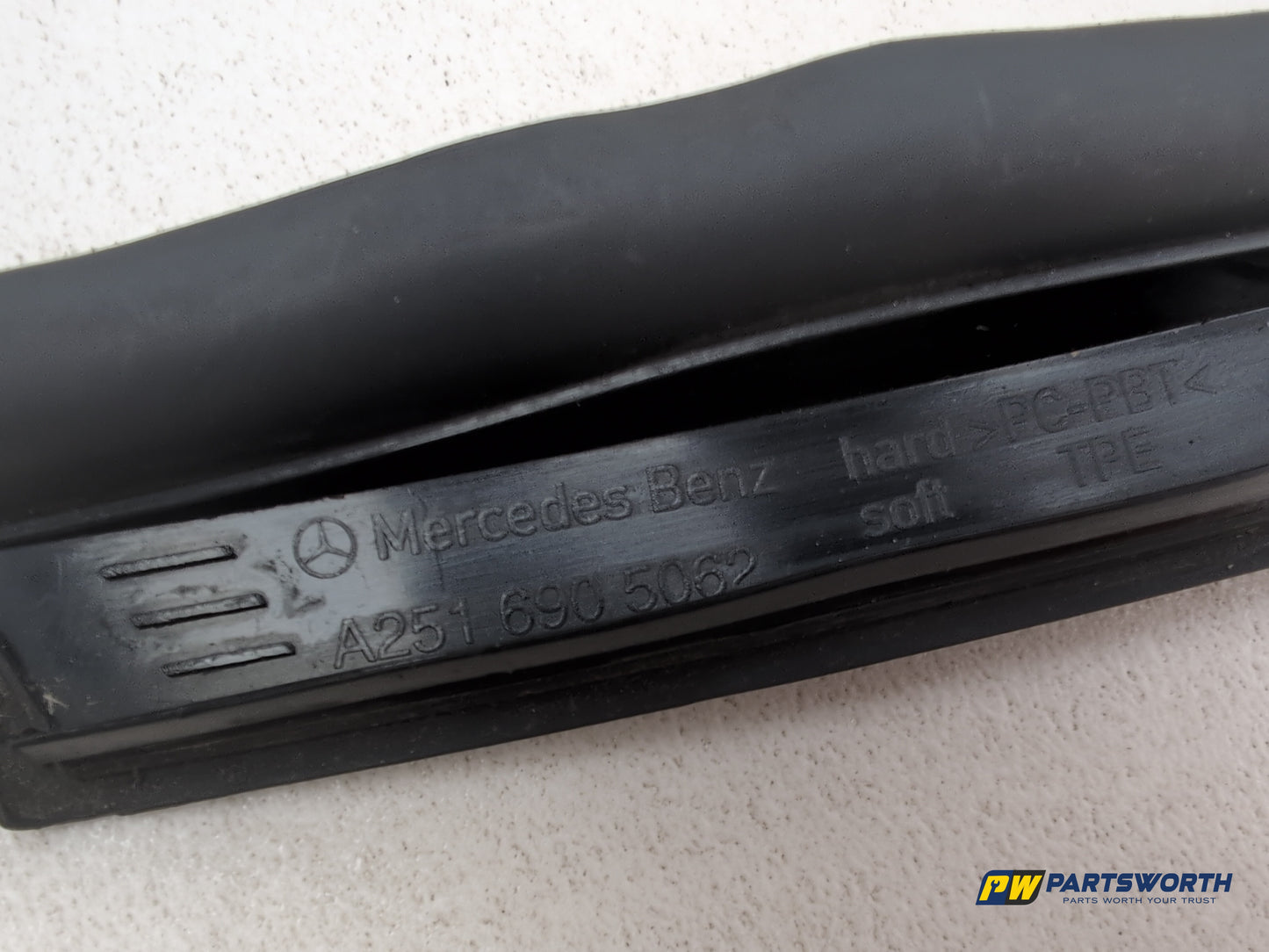 Mercedes R320 R-Class W251 Right Windshield Trim A2516905062 2006-2013 - photo 4