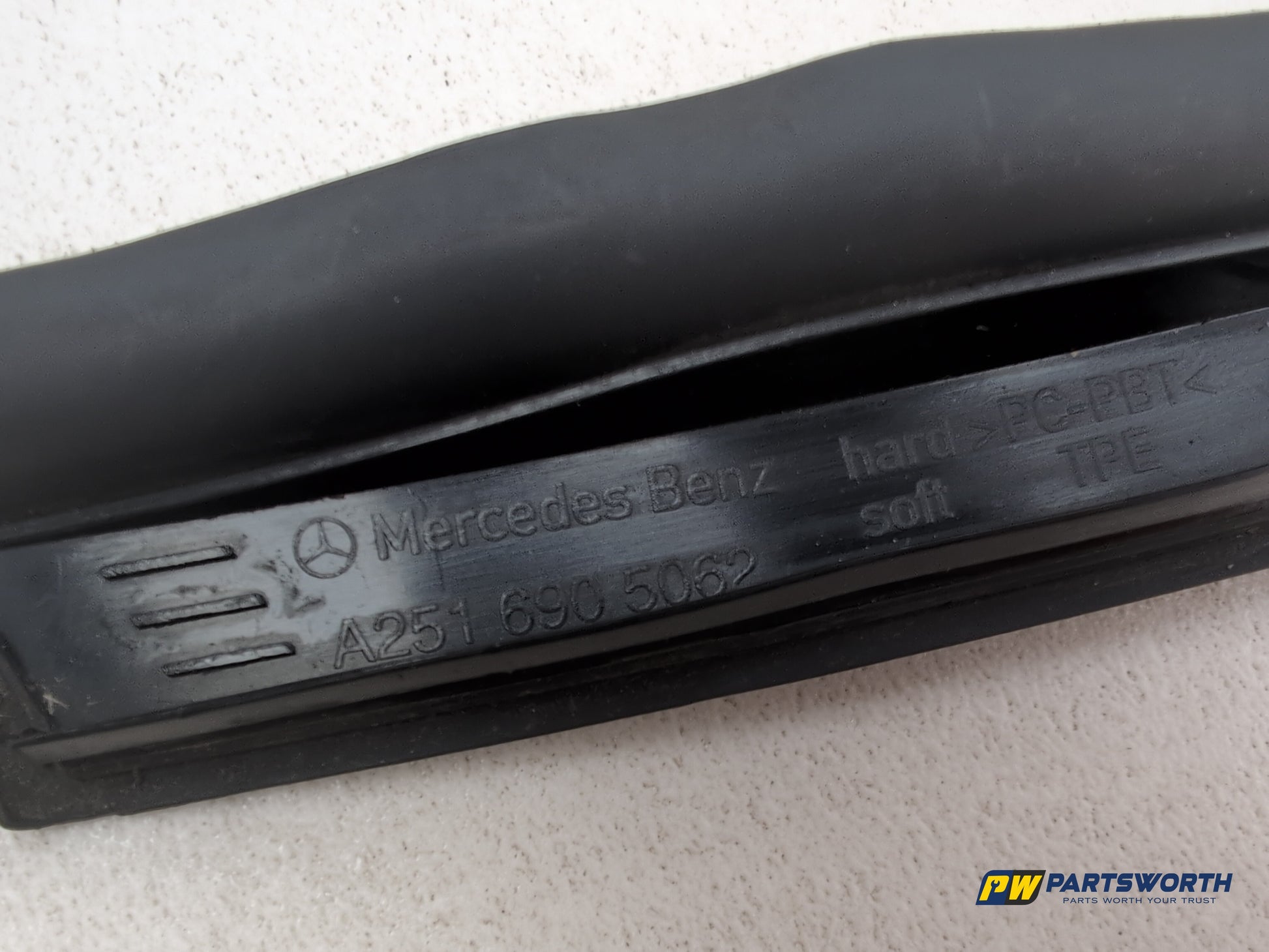 Mercedes R320 R-Class W251 Right Windshield Trim A2516905062 2006-2013 - photo 4