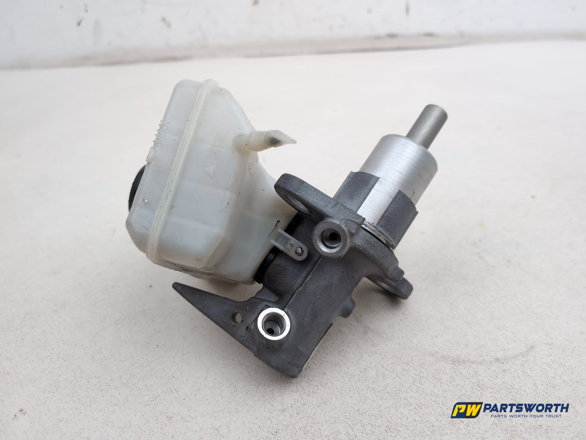 Brake Master Cylinder Assembly 4