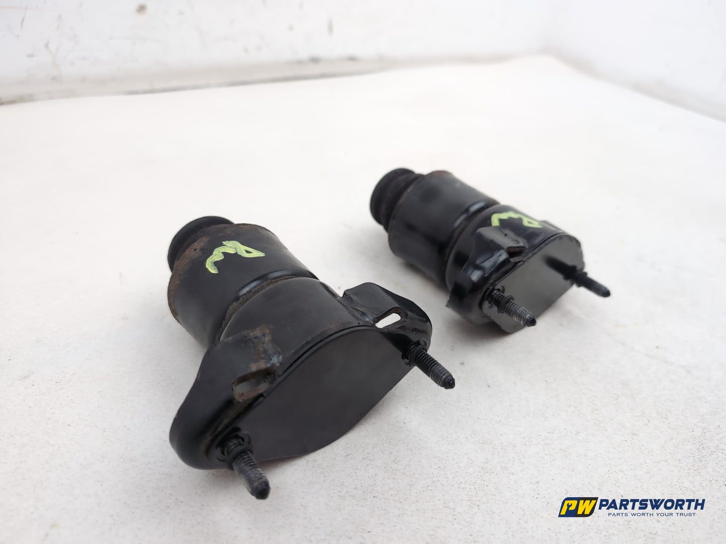 Mercedes R320 R-Class W251 Rear Shock Absorbeer Mounting Brackets Set 2006-2013 - photo 4