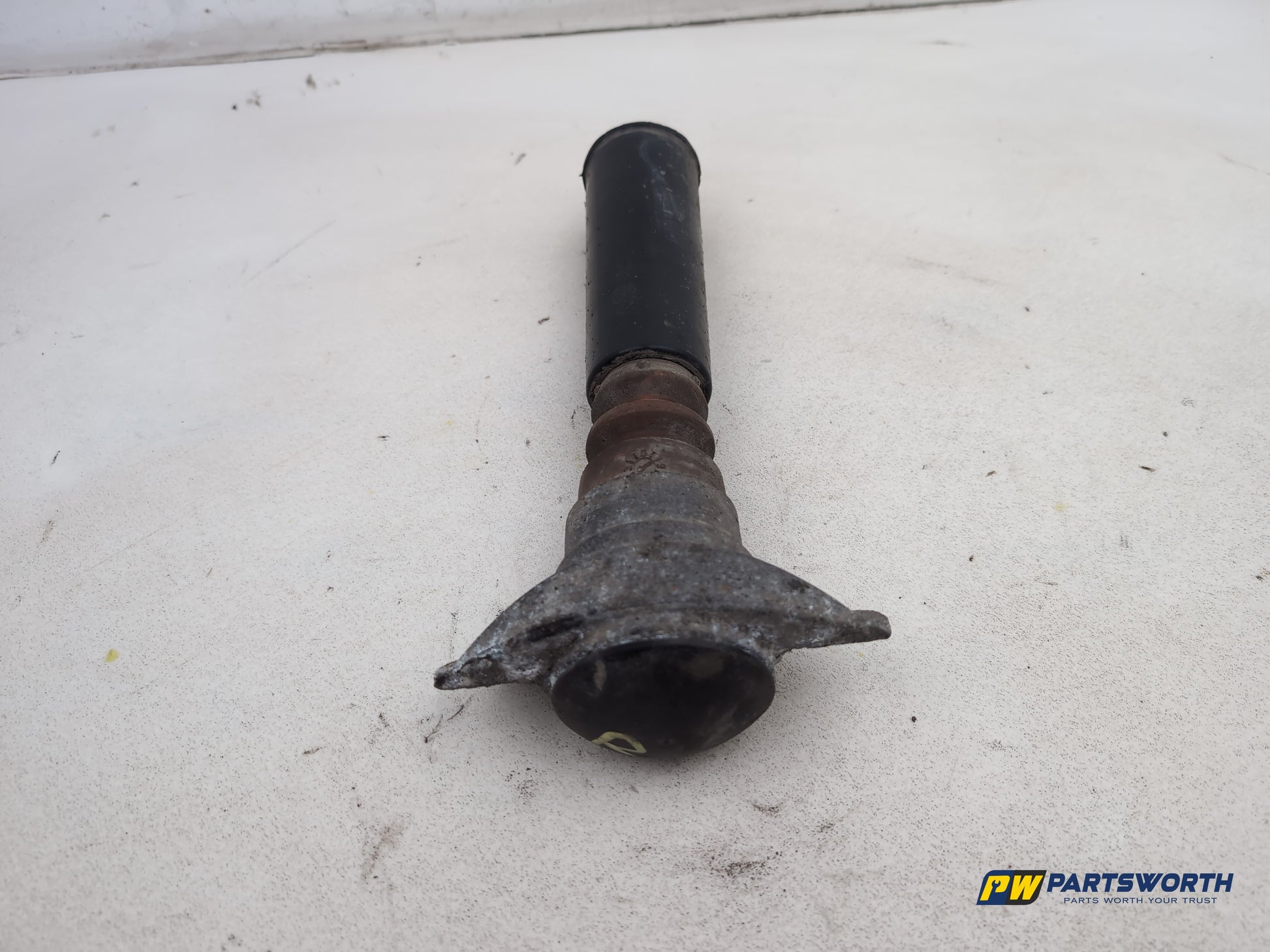Audi A6 S Line Black Ed Tdi 2.0l Diesel Rear Strut Mount And Cover 2011-2018 - photo 4