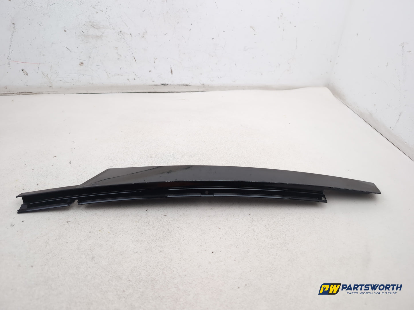 Mercedes R320 R-Class W251 Driver Side Front Door Post Trim 2006-2013 - photo 4