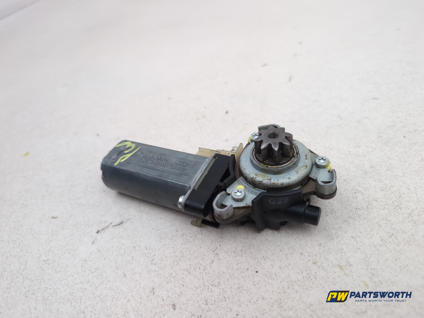 Mercedes R320 R-Class W251 Front Seat Adjustment Motor Left Side 0390203003 - photo 4