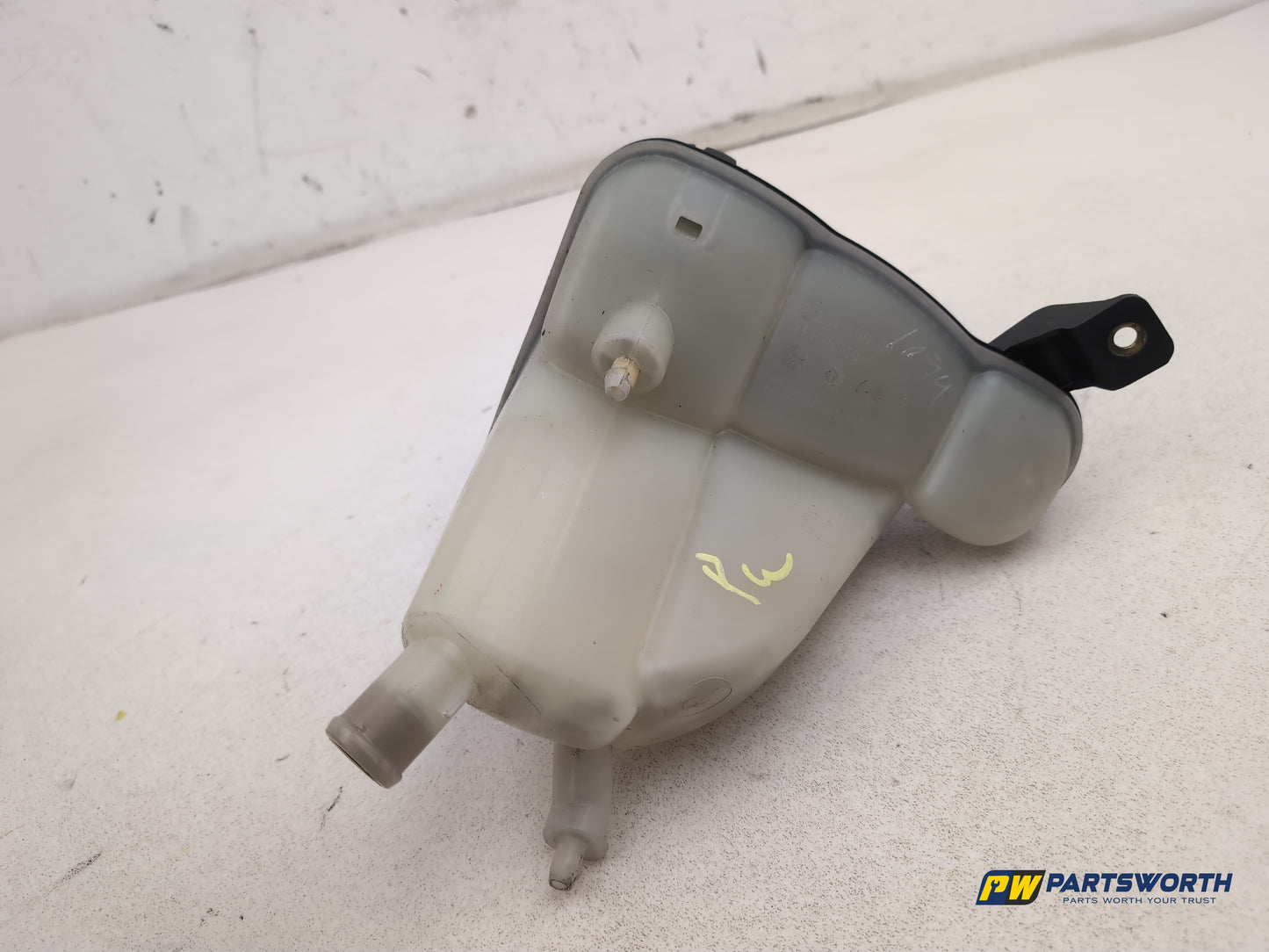 Mercedes R320 R-Class W251 3.0l Diesel Radiator Expansion Tank A2515000049 - photo 4