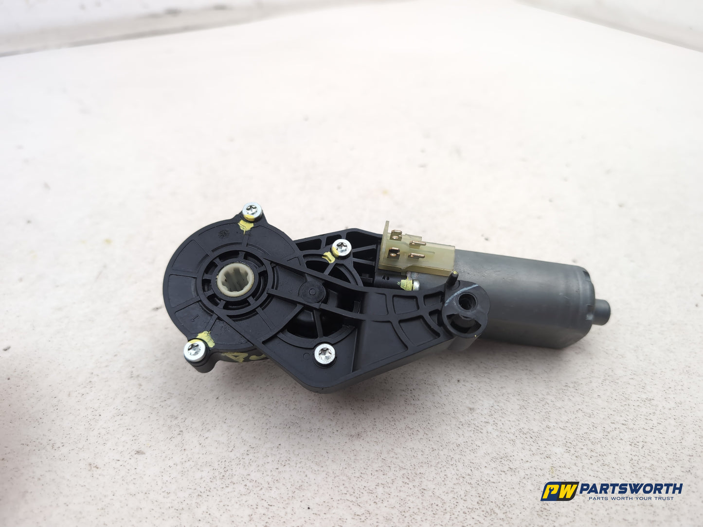 Mercedes R320 R-Class W251 Front Seat Adjustment Motor Right Side 0390203208 - photo 4