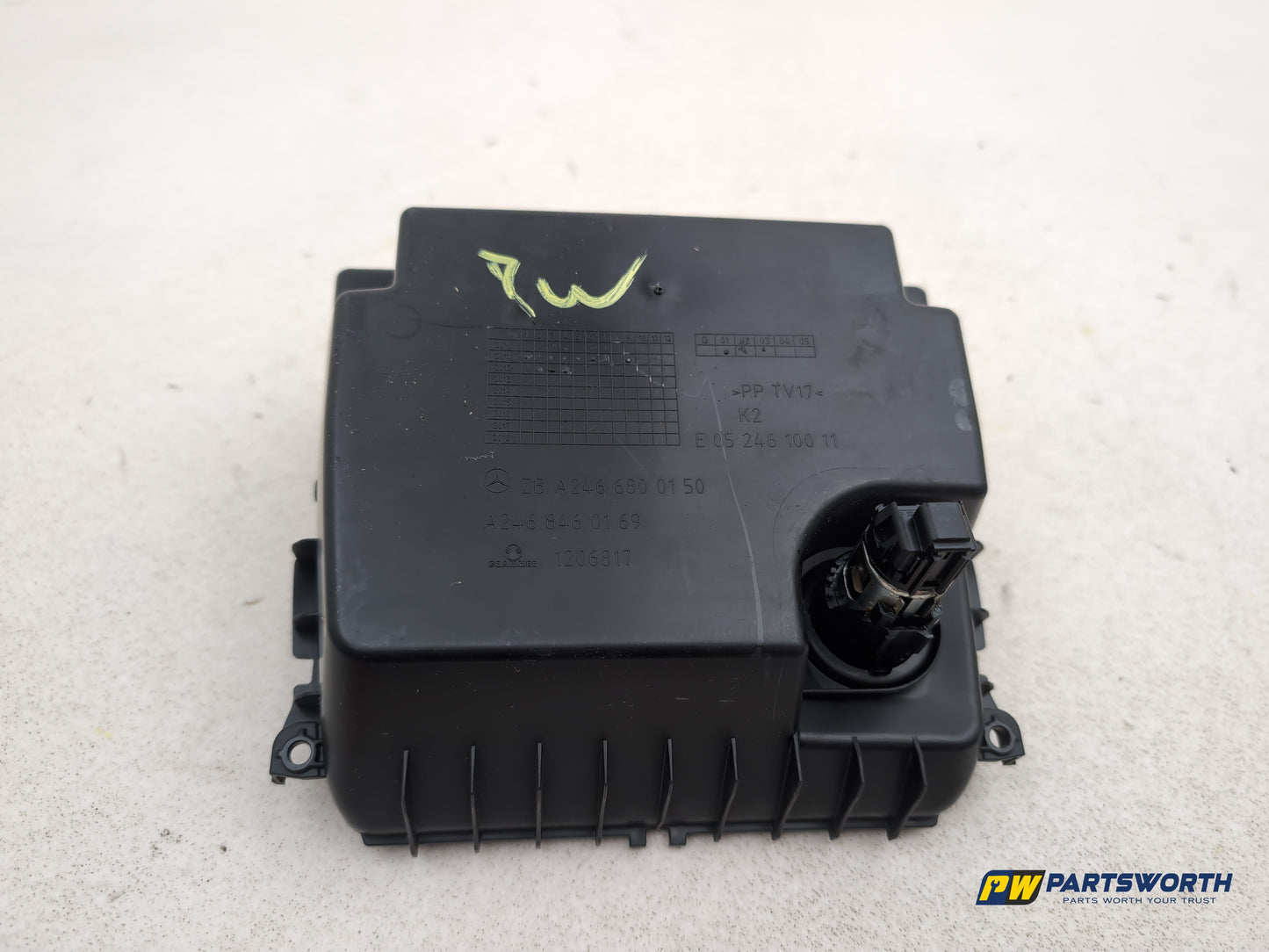 Mercedes-Benz B180 B-Class W246 Centre Console Ashtray A2466800150 2011-2018 - photo 4