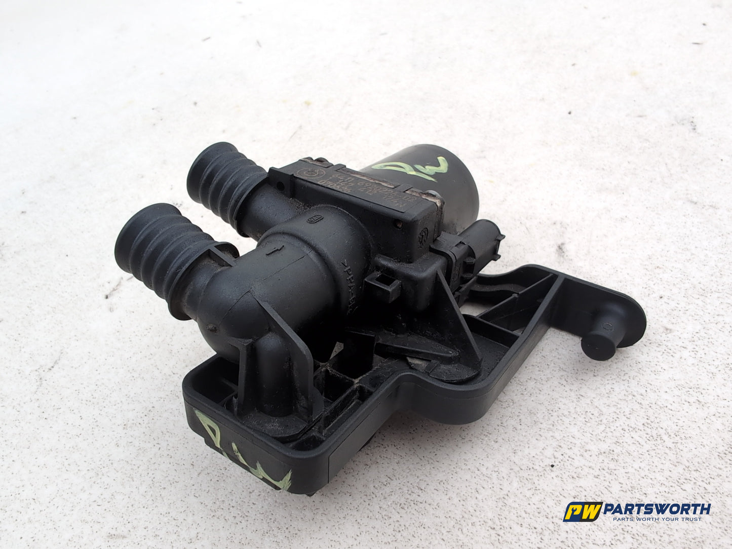 Bmw 5 Series 520d M Sport Radiator Heater Water Valve 6920226 2004-2009 - photo 4