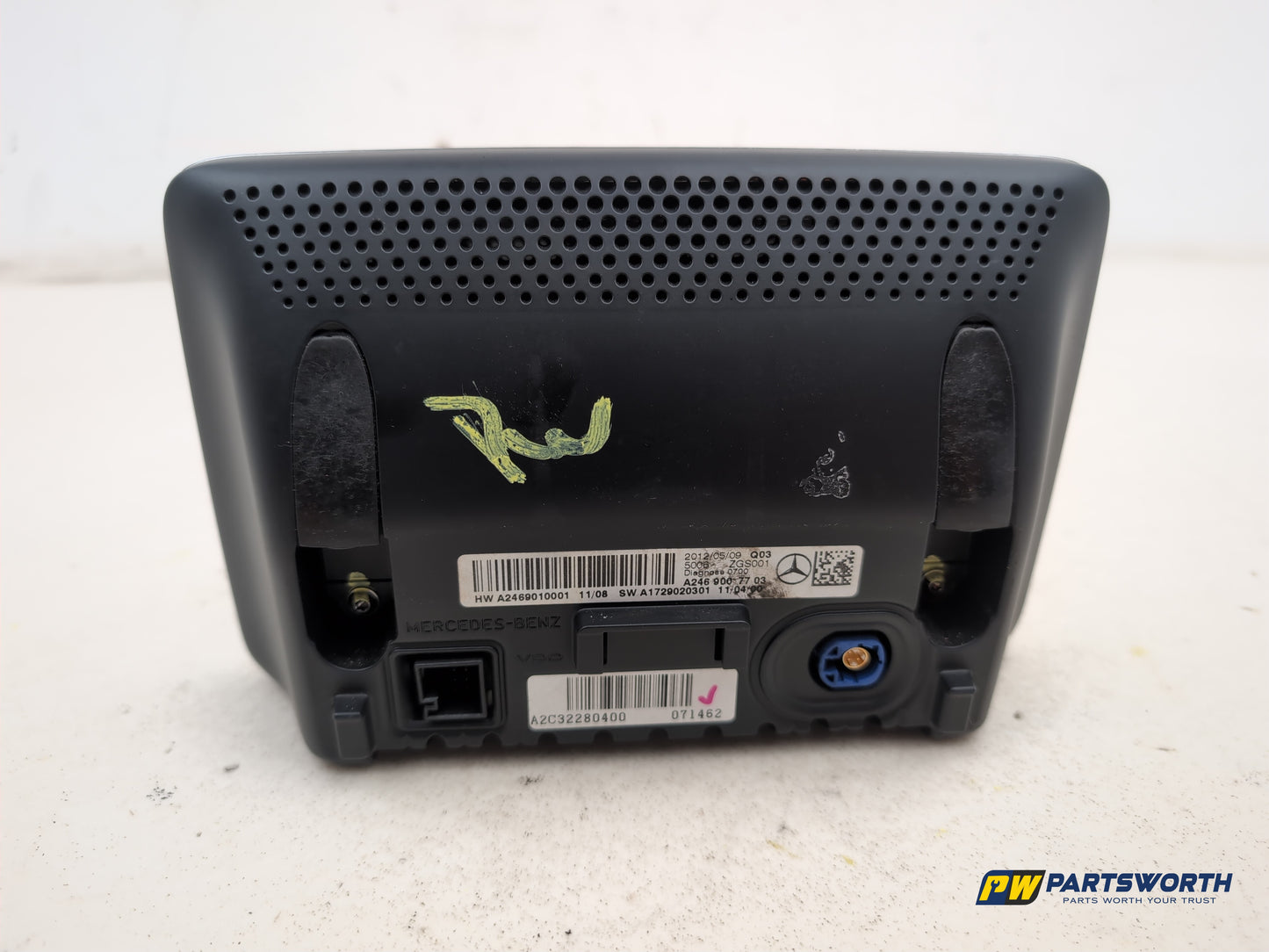 Mercedes-Benz B180 B-Class W246 Dashboard Multimedia Display Unit A2469007703 - photo 4