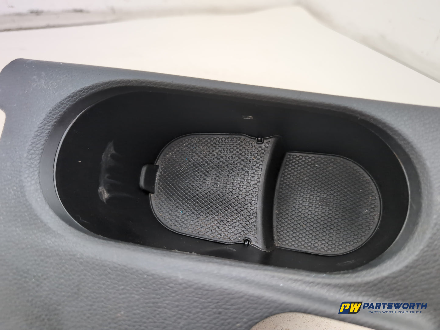 Mercedes-Benz B180 B-Class W246 Centre Console Cup Holder A2466800910 2011-2018 - photo 4