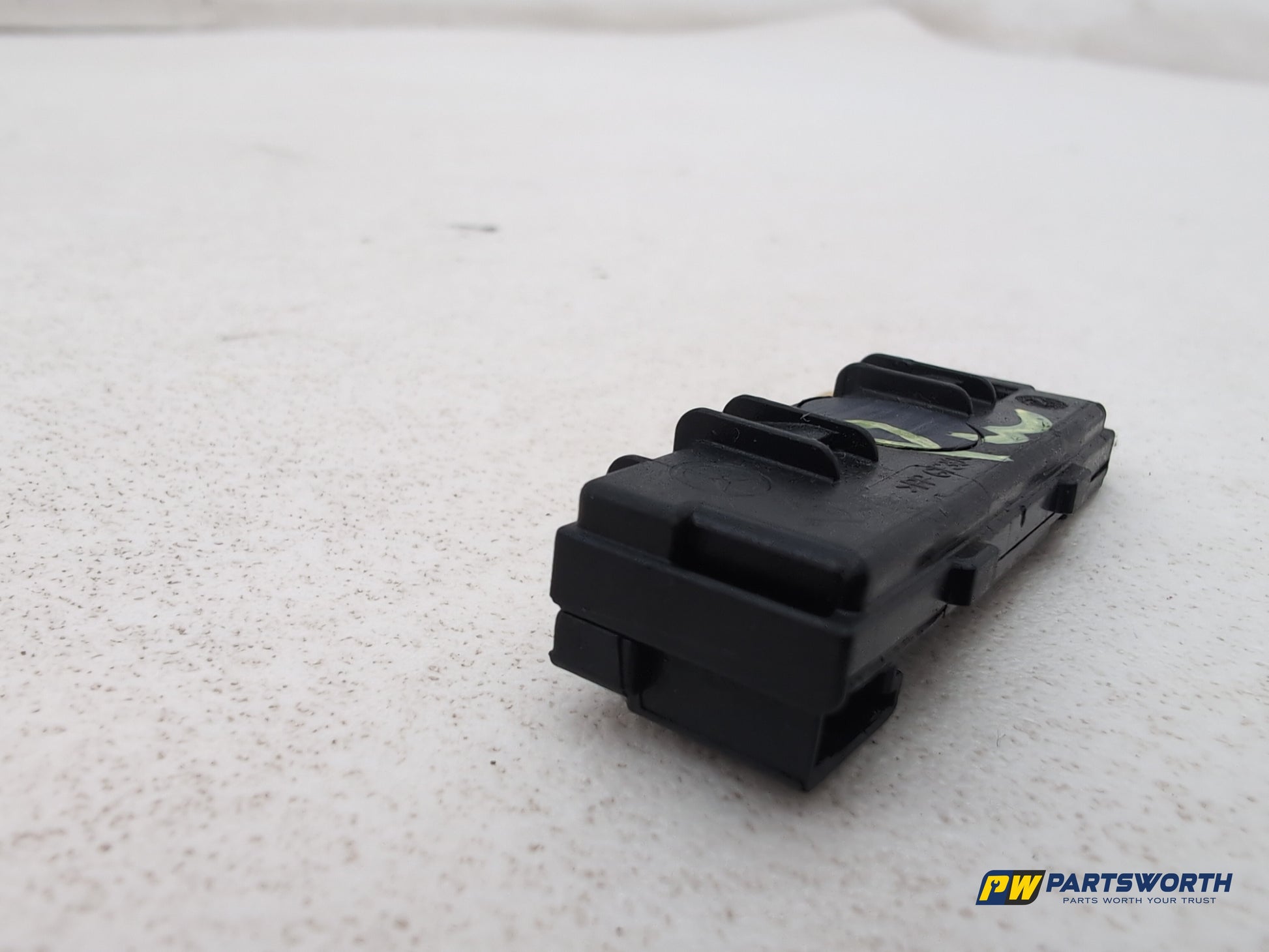 Mercedes-Benz B180 B-Class W246 Interior Humidity Temperature Sensor A1729058200 - photo 4