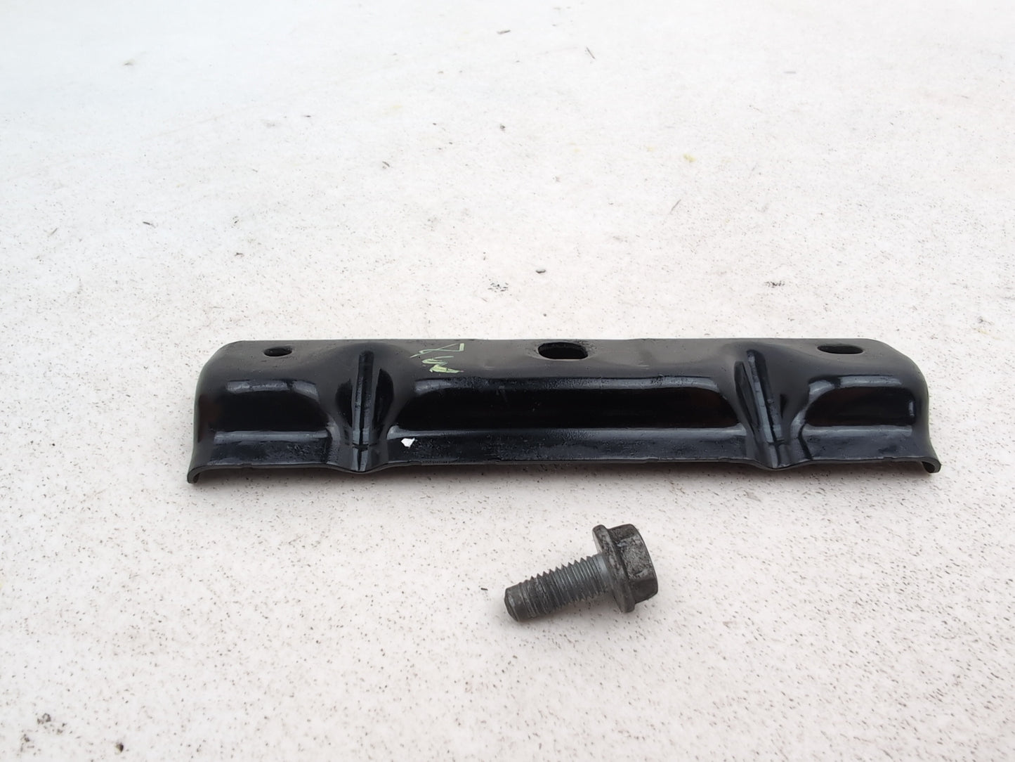 Mercedes-Benz B180 Blueefficiency Sport Battery Holding Clamp A2466280041 - photo 4
