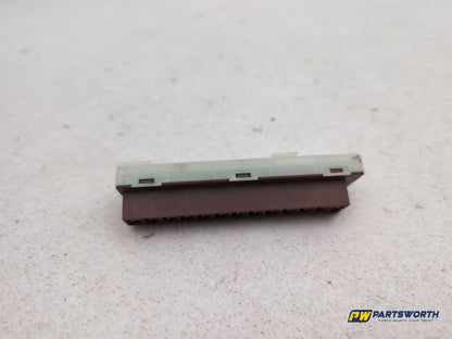 Mercedes W176 W212 W246 Voltage Converter Inverter Power Distributor A0009820012 - photo 4