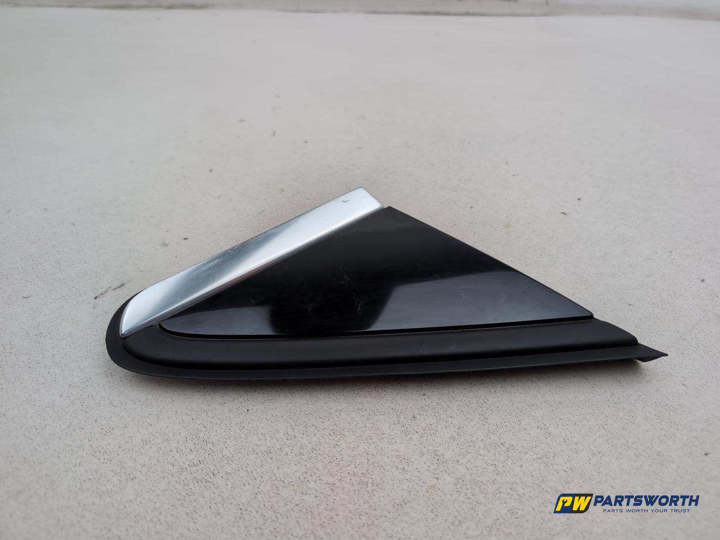Mercedes-Benz B180 B-Class W246 Front Wing Panel Trim Cover Driver A2466900887 - photo 4